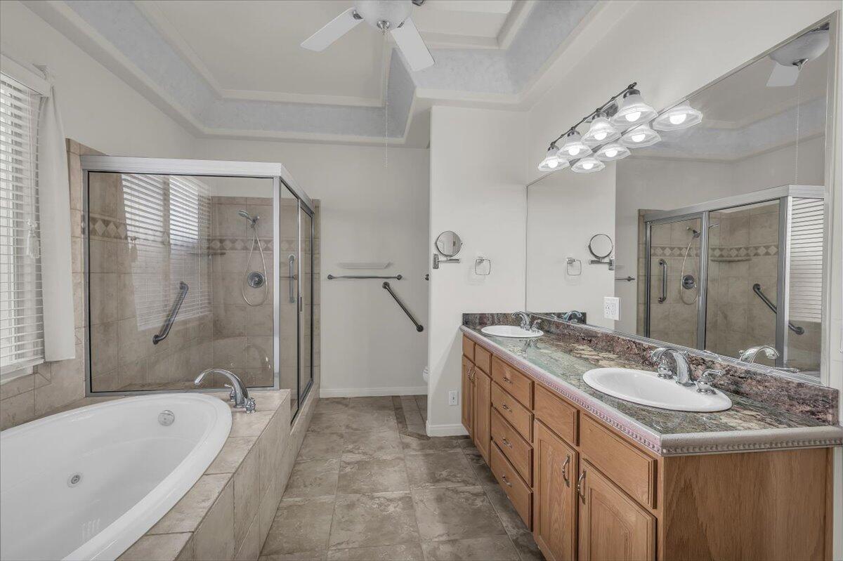 PARADISE CANYON - Residential