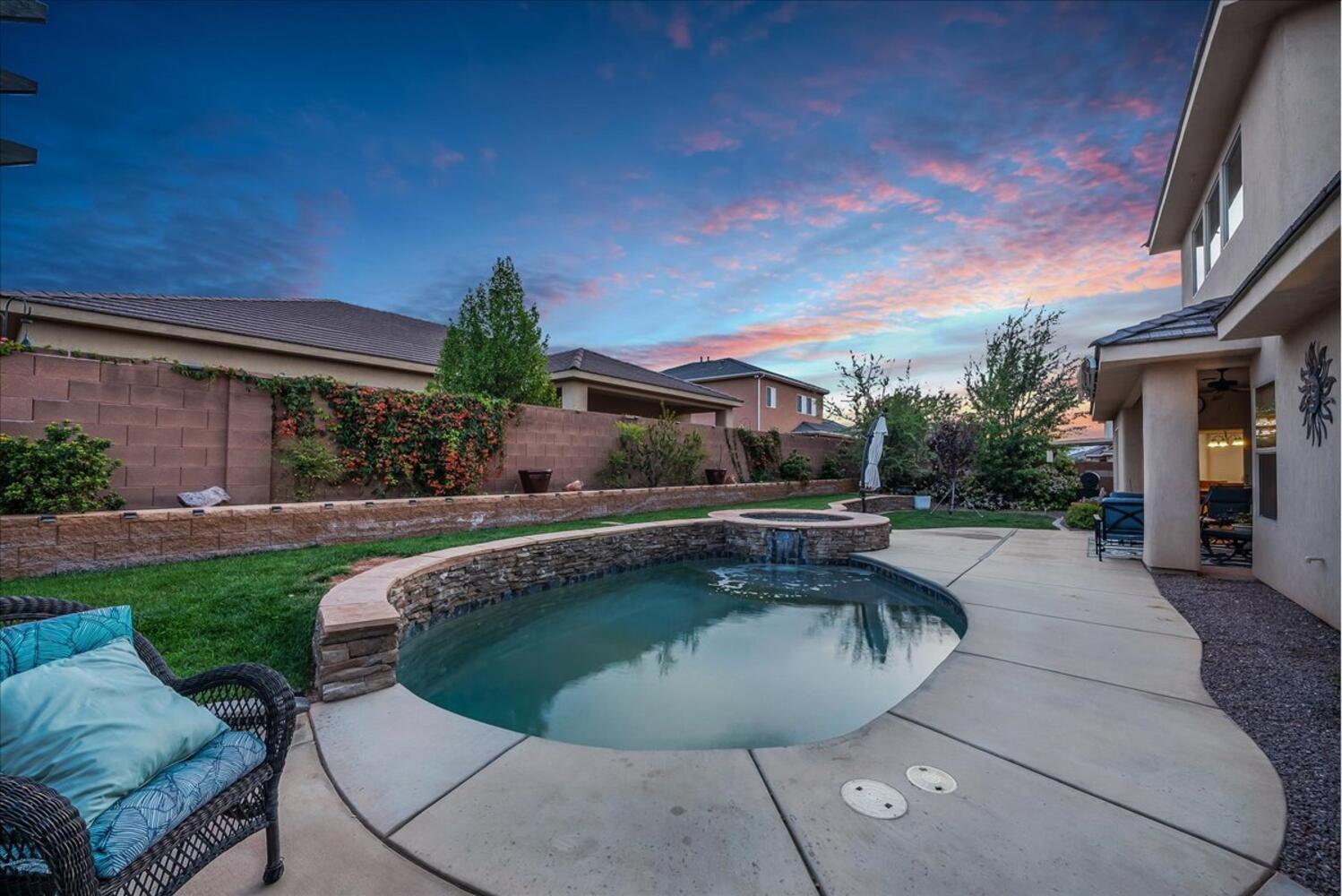 REDWOOD ESTATES - Residential