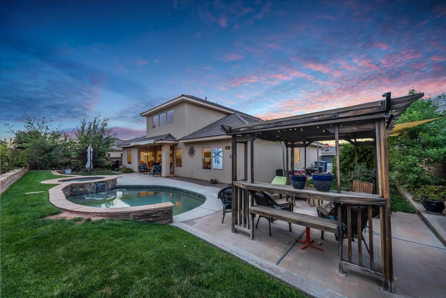 REDWOOD ESTATES - Residential