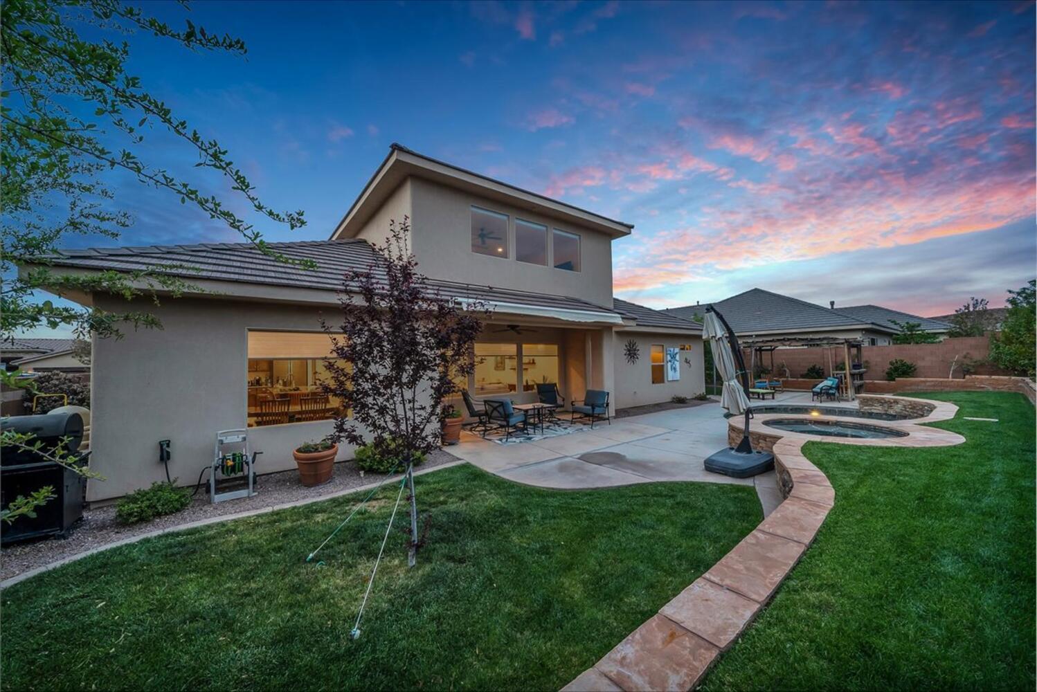 REDWOOD ESTATES - Residential