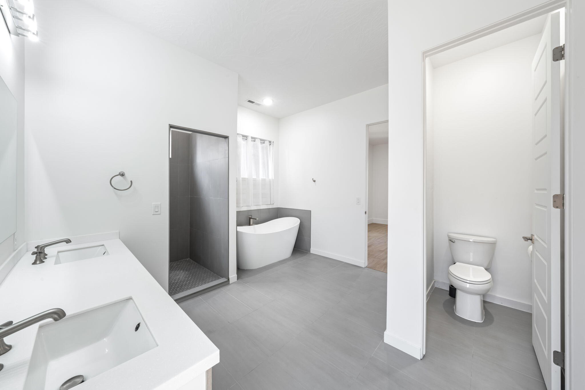 STONE COVE - Residential