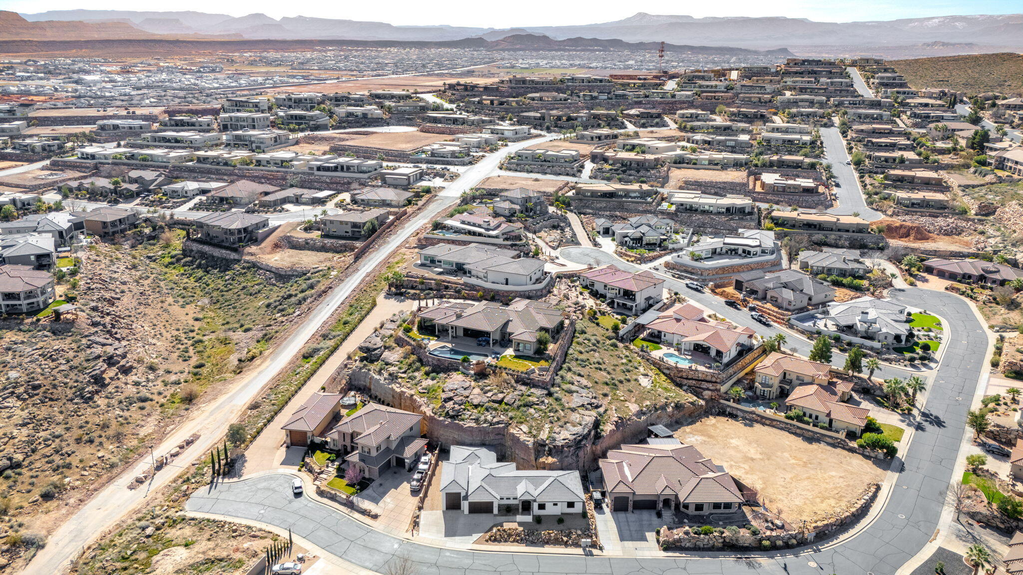 STONE COVE - Residential