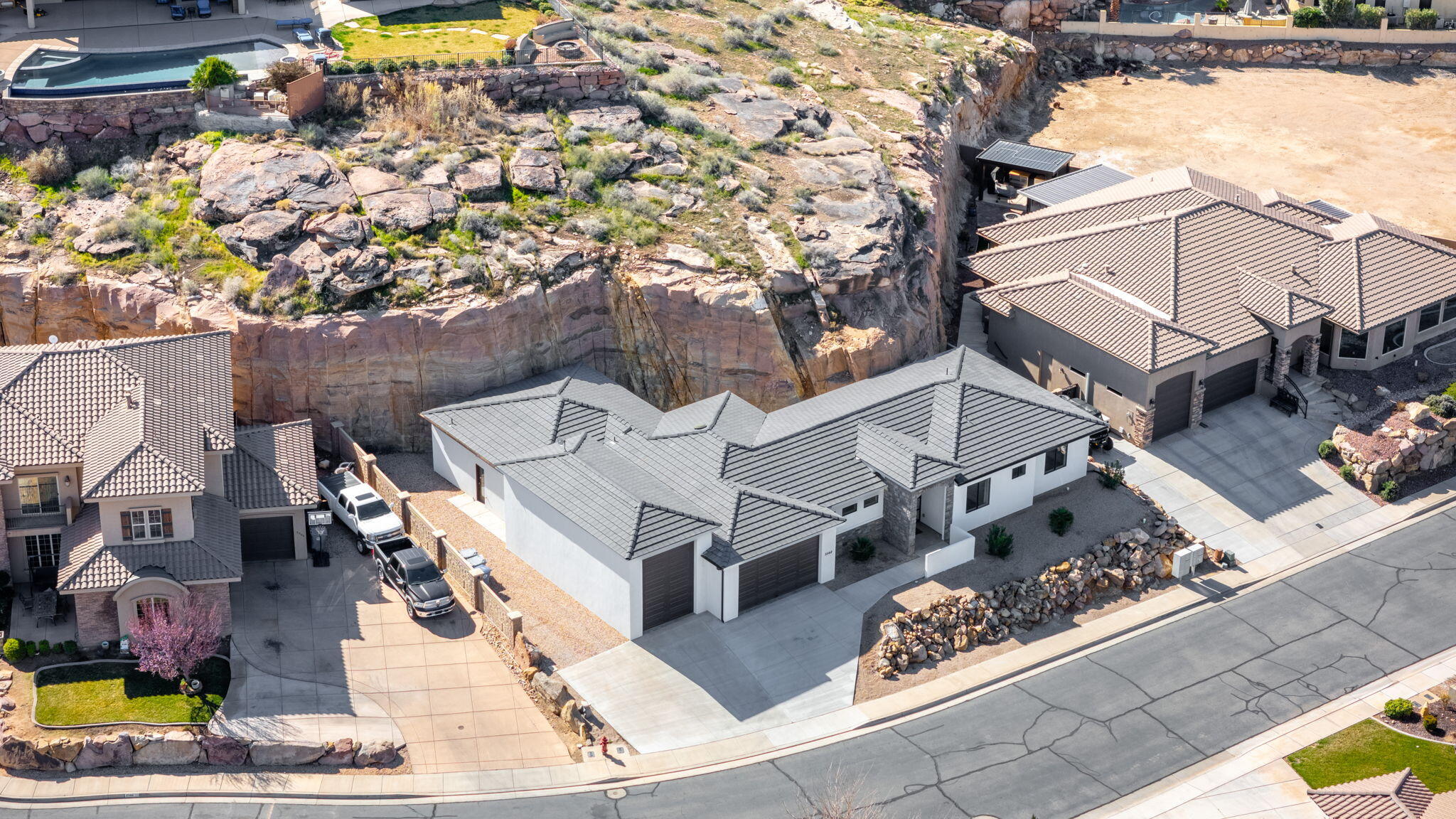 STONE COVE - Residential