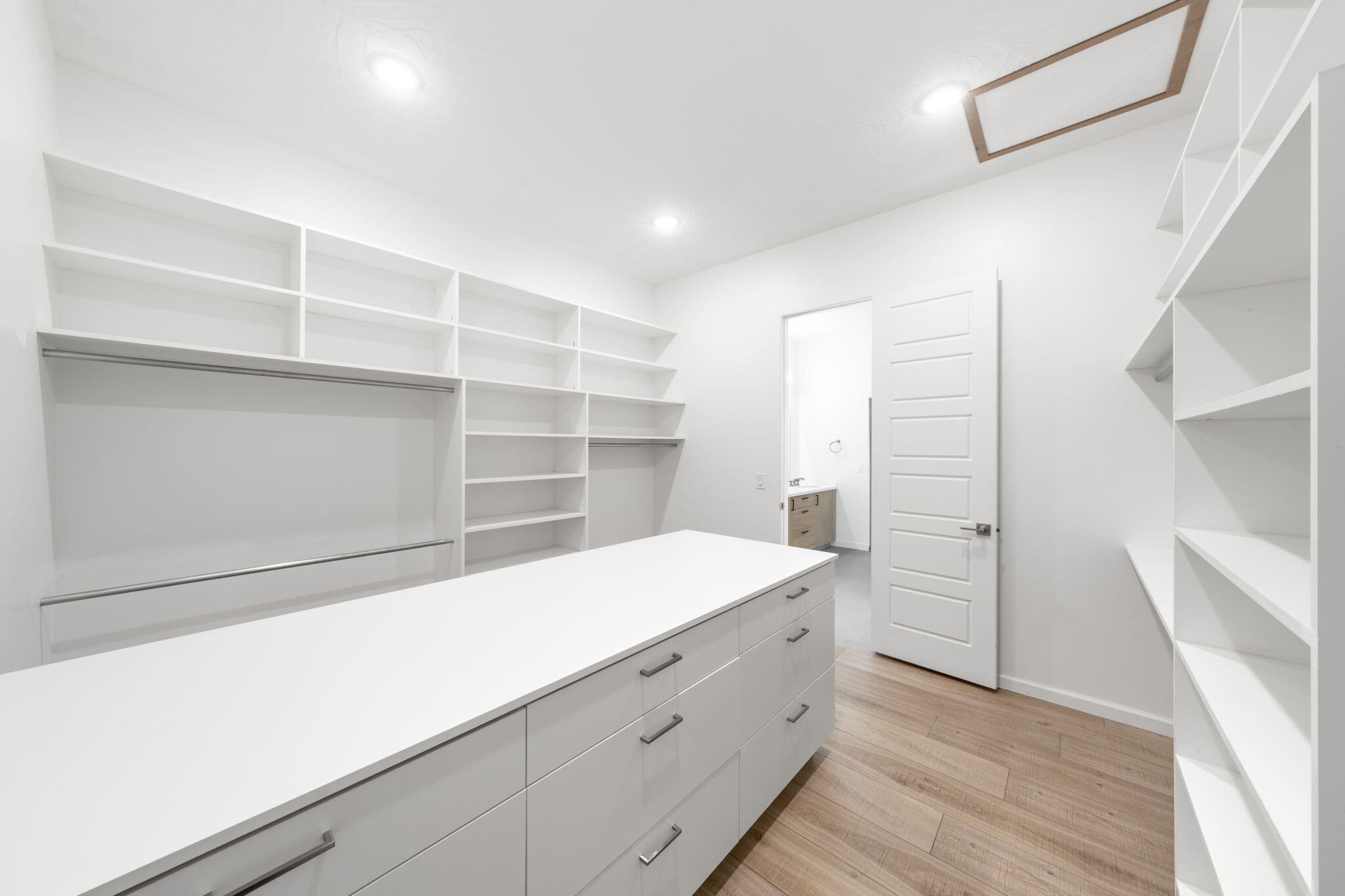 STONE COVE - Residential