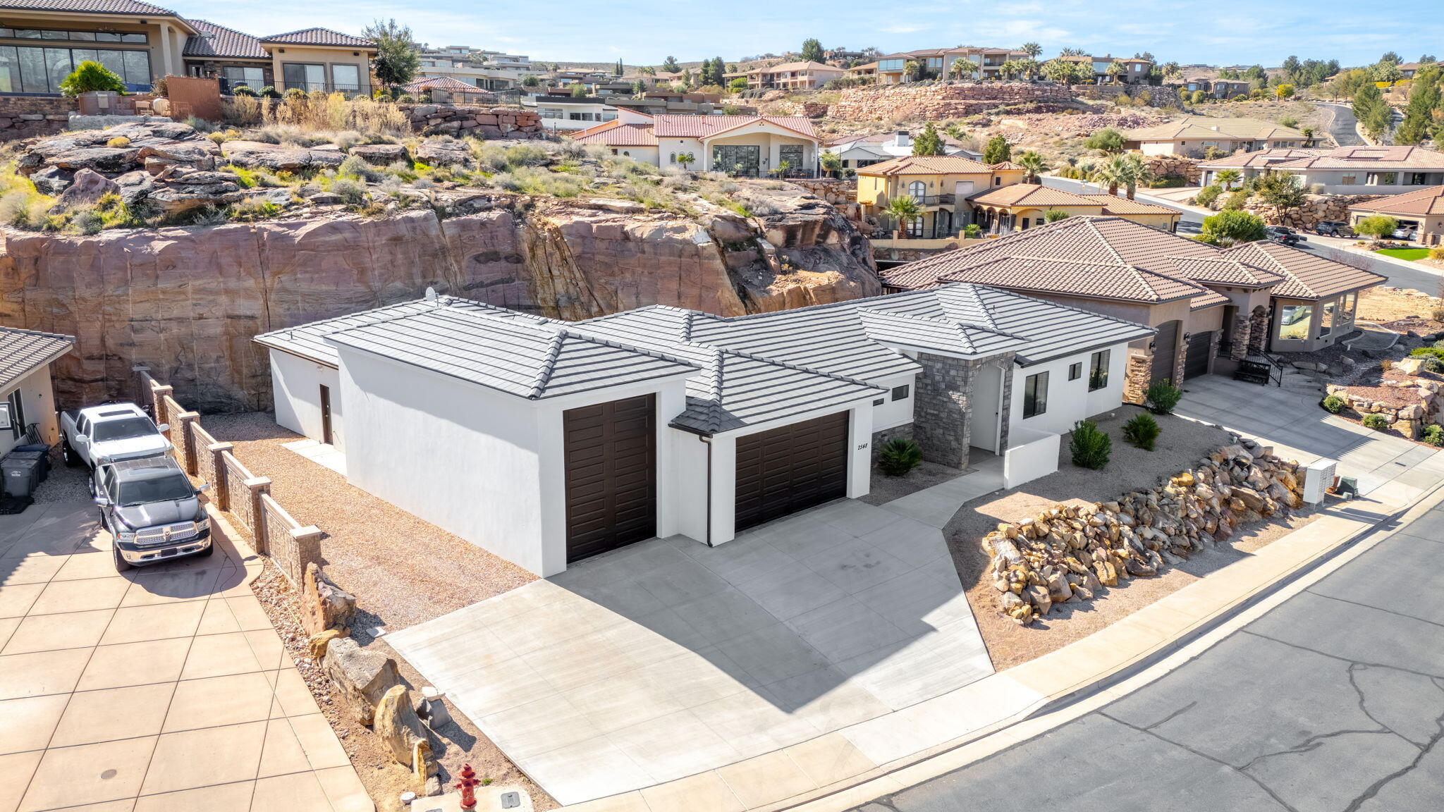 STONE COVE - Residential