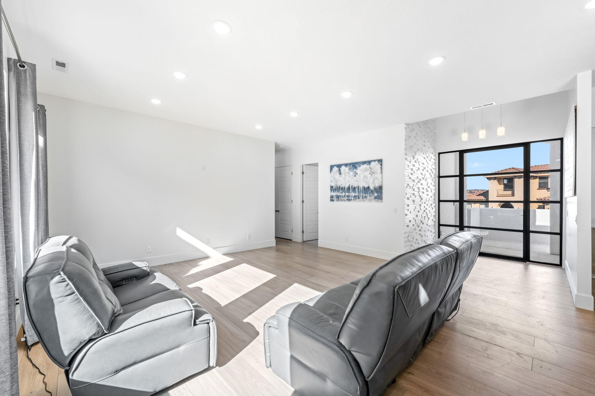 STONE COVE - Residential