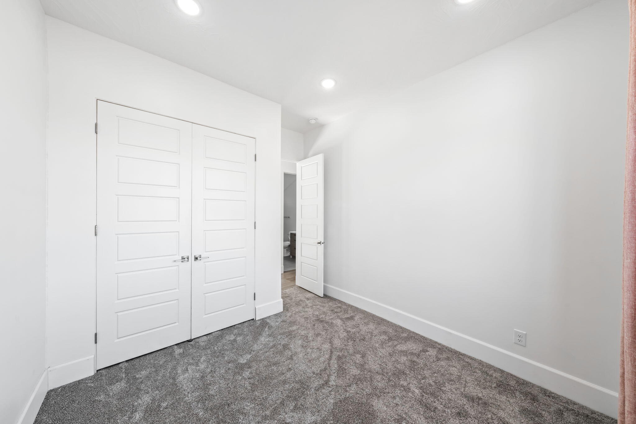 STONE COVE - Residential