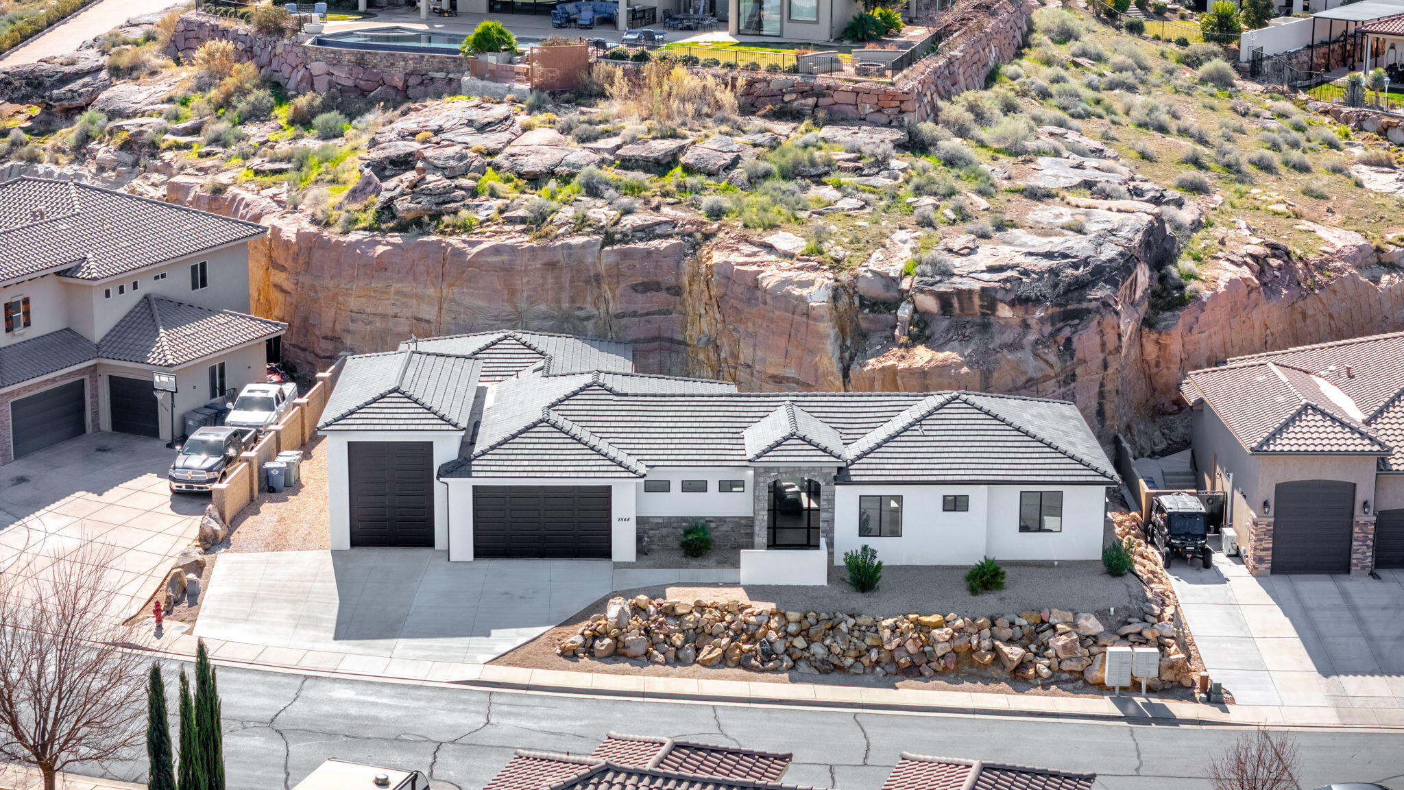STONE COVE - Residential