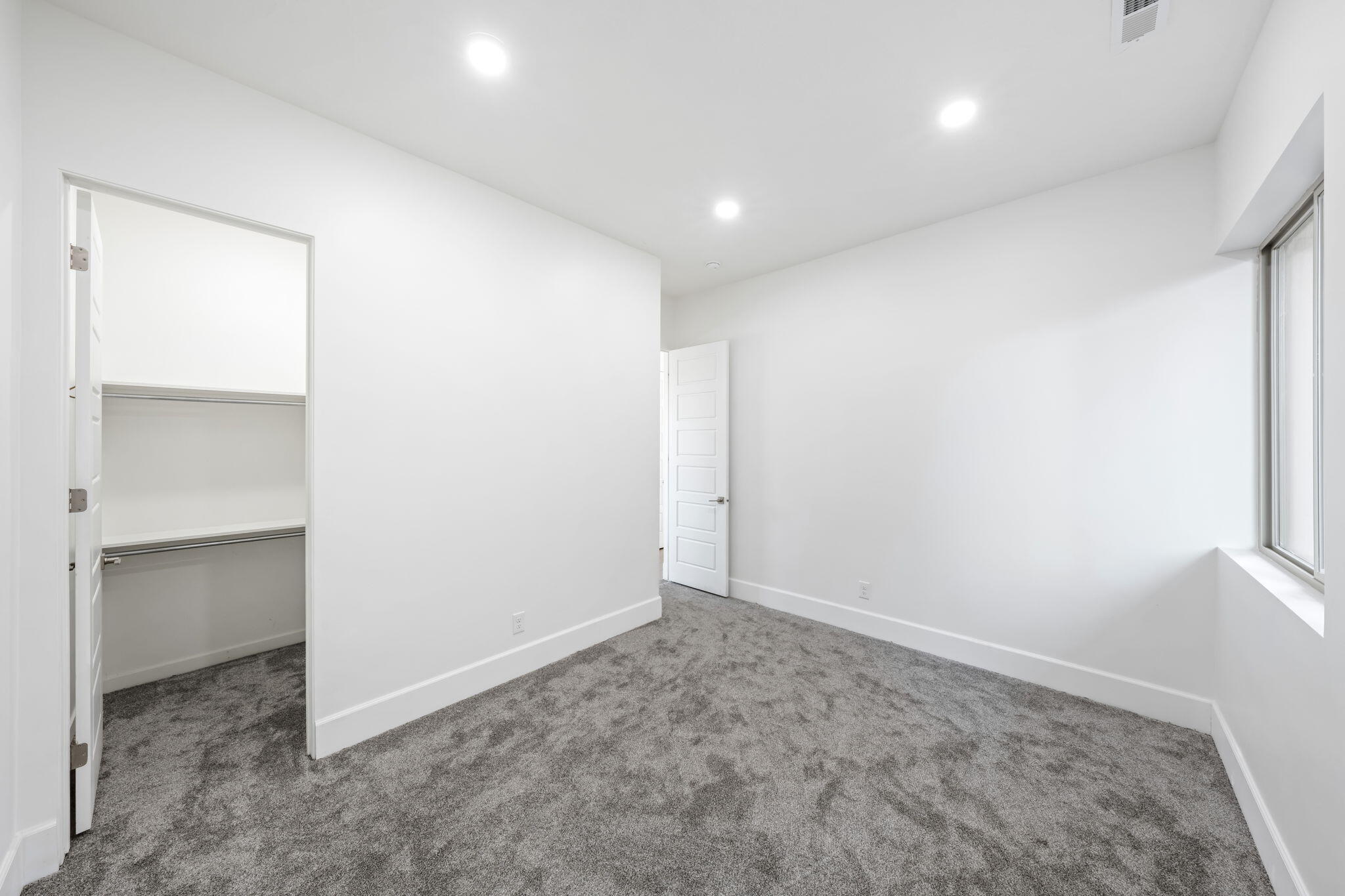 STONE COVE - Residential