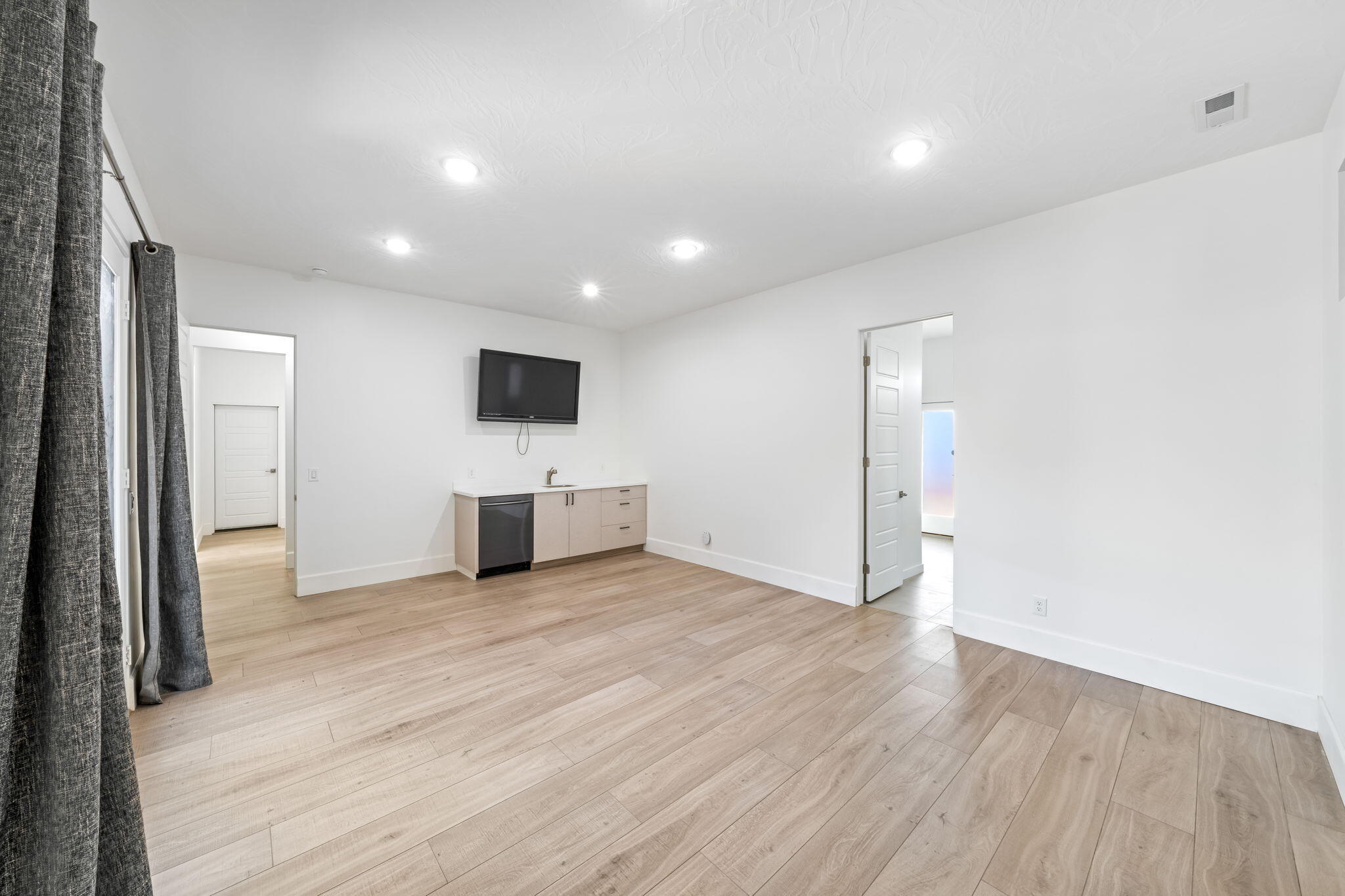 STONE COVE - Residential