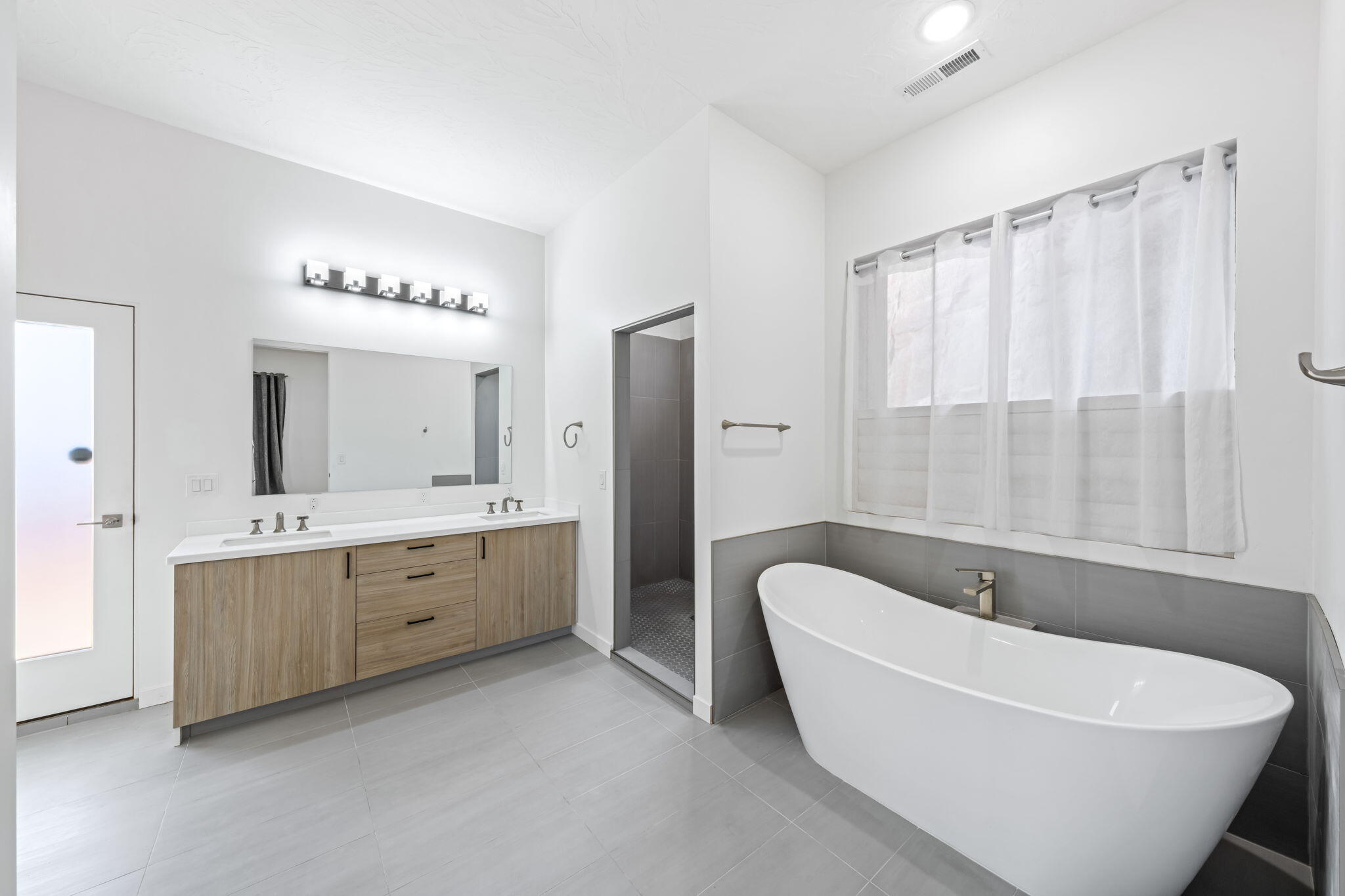 STONE COVE - Residential