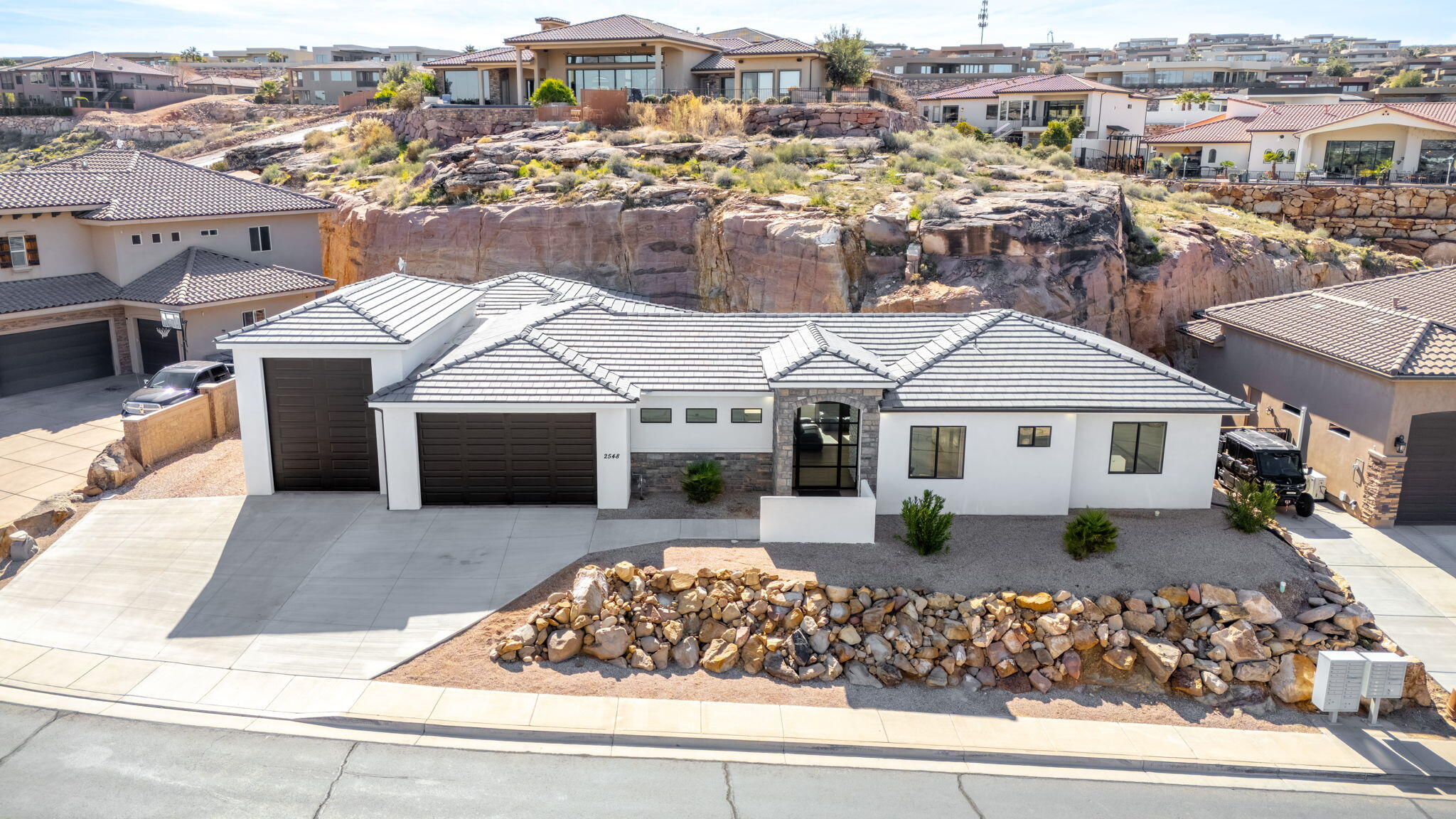 STONE COVE - Residential