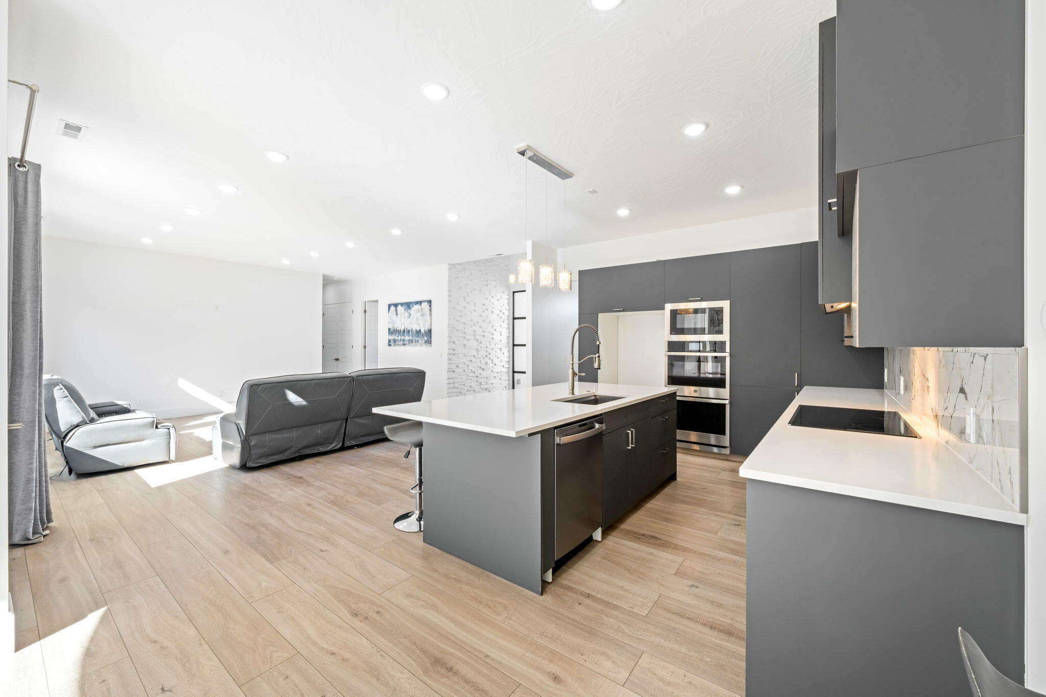 STONE COVE - Residential