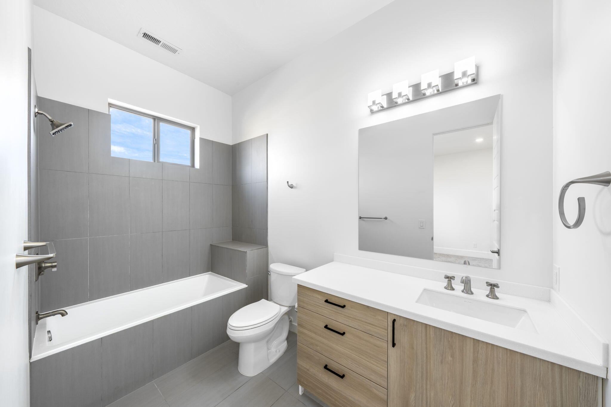 STONE COVE - Residential