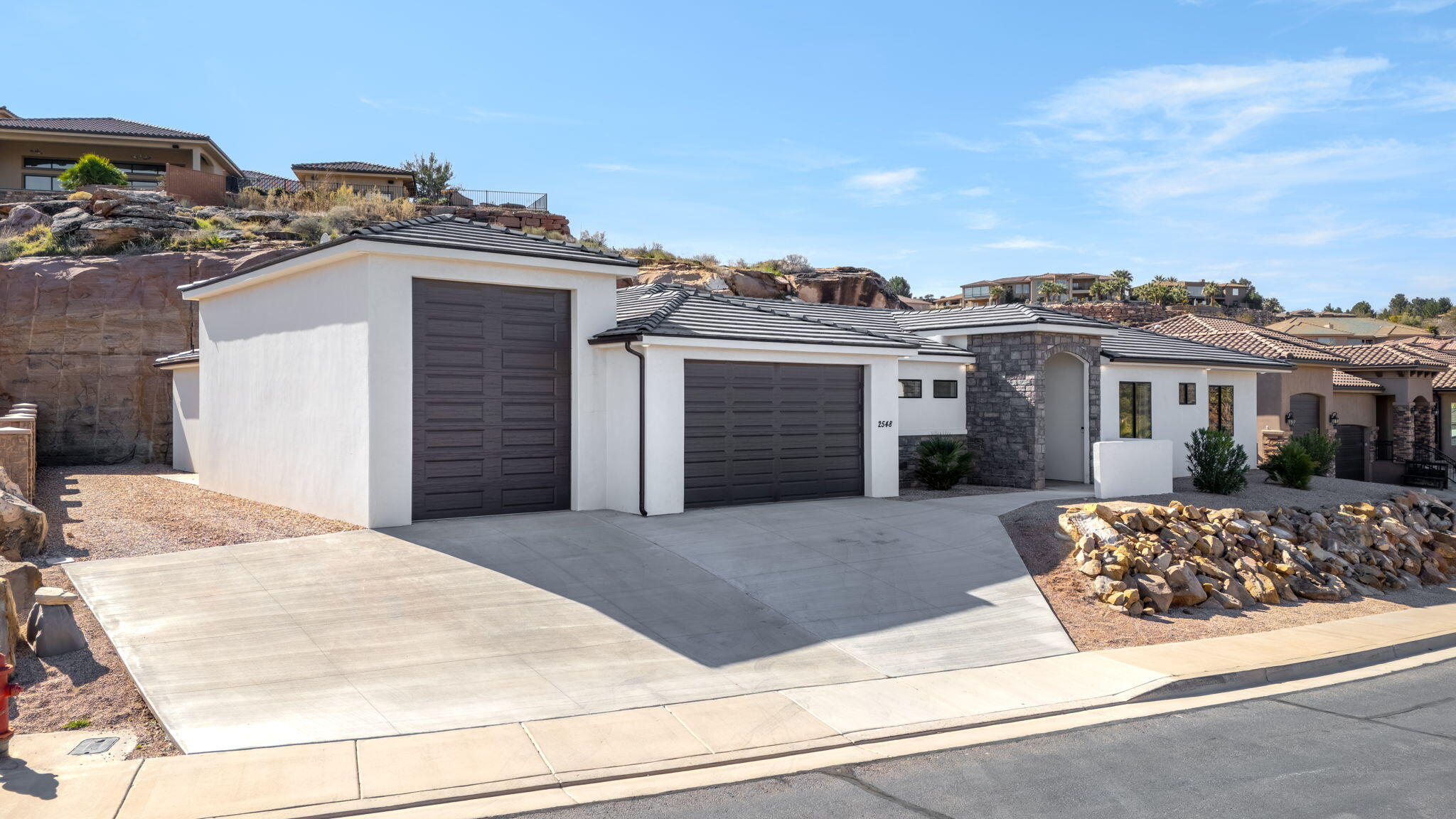 STONE COVE - Residential