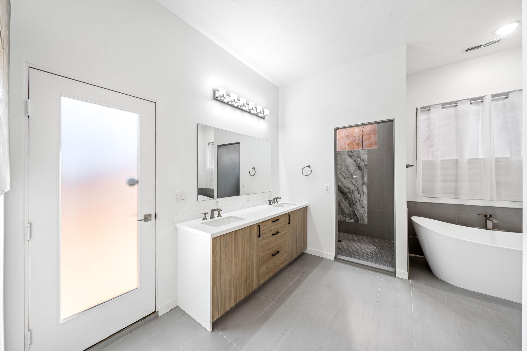 STONE COVE - Residential