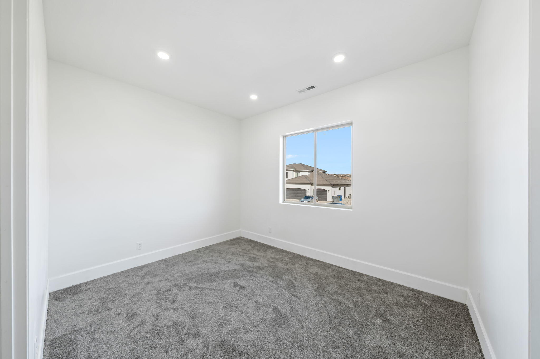 STONE COVE - Residential