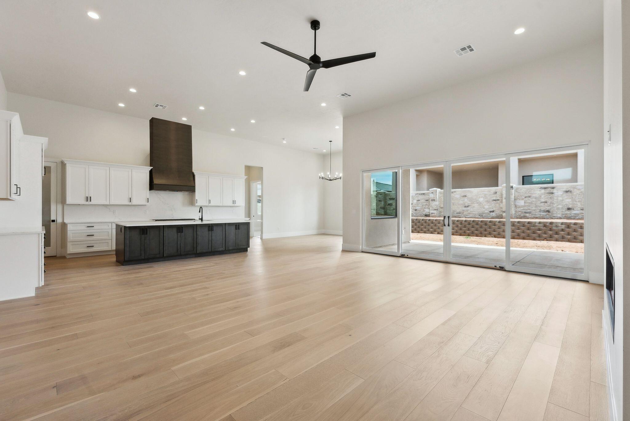 HAWKEYE POINTE SUB - Residential