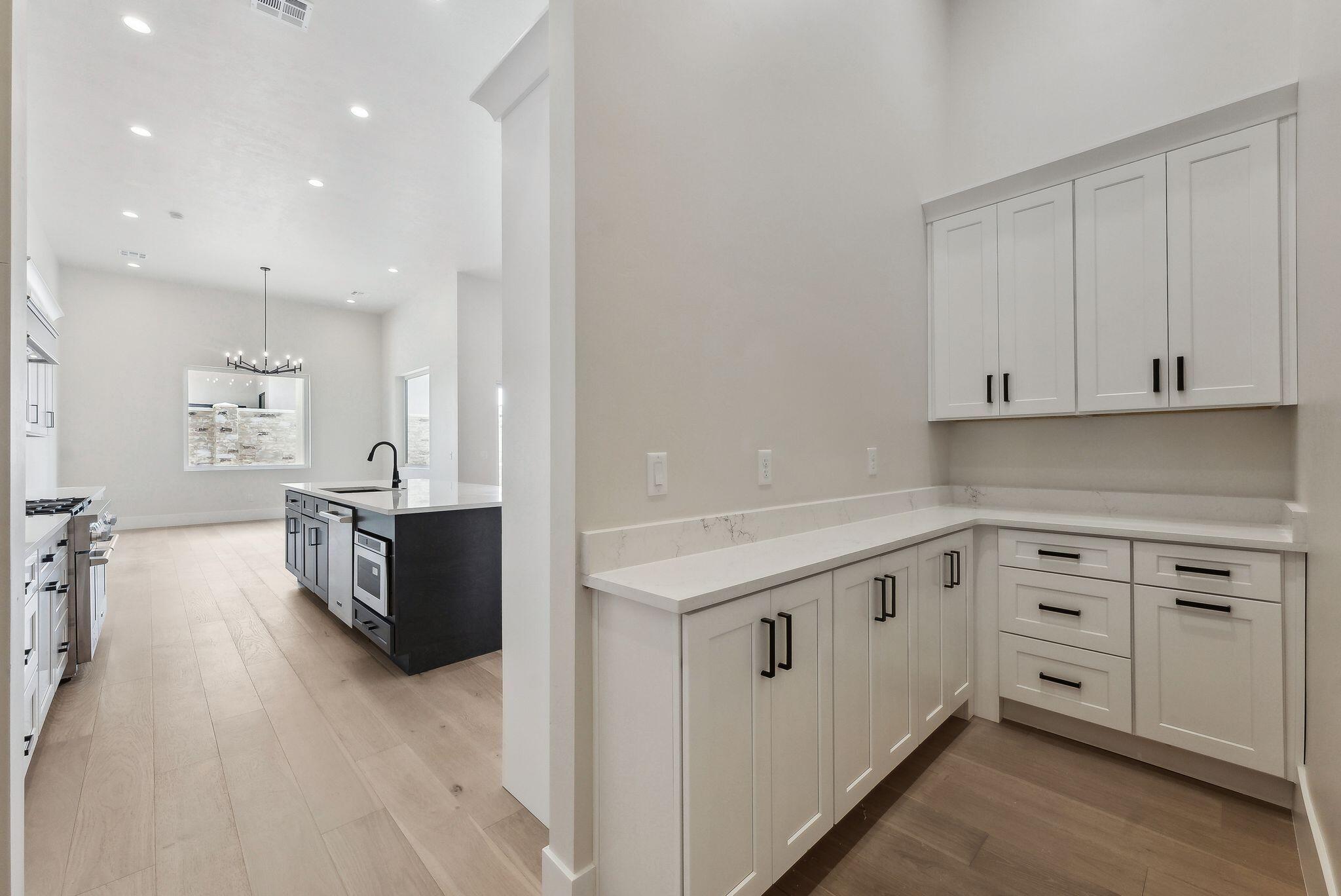 HAWKEYE POINTE SUB - Residential