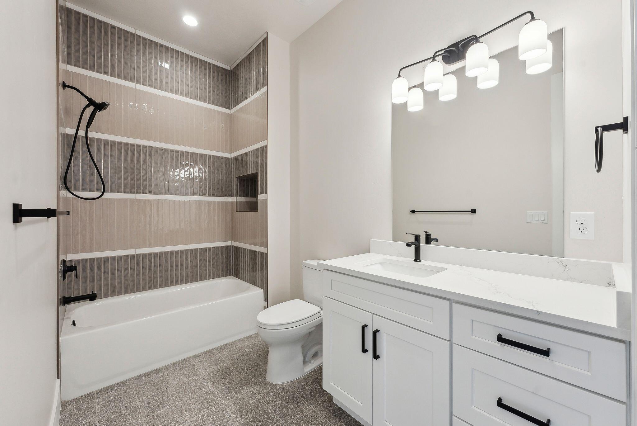 HAWKEYE POINTE SUB - Residential