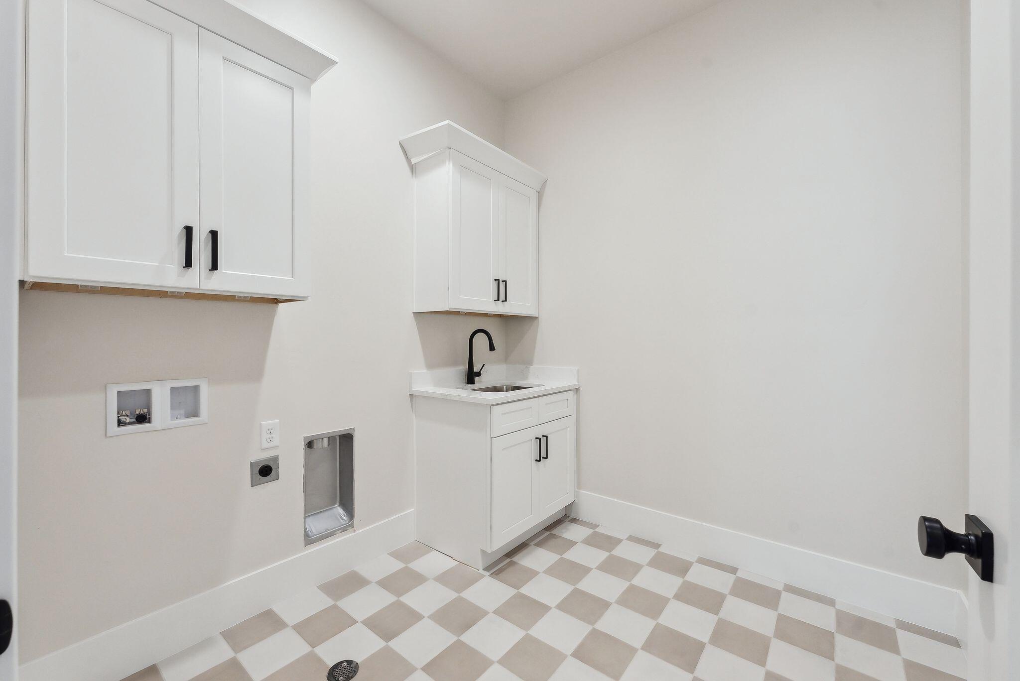 HAWKEYE POINTE SUB - Residential