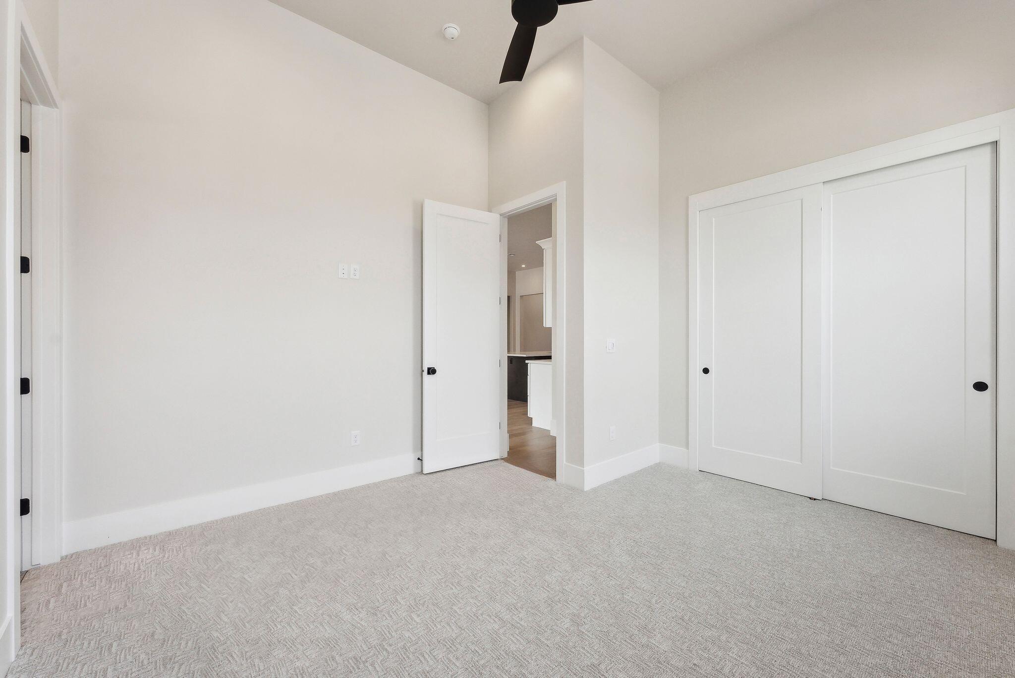 HAWKEYE POINTE SUB - Residential