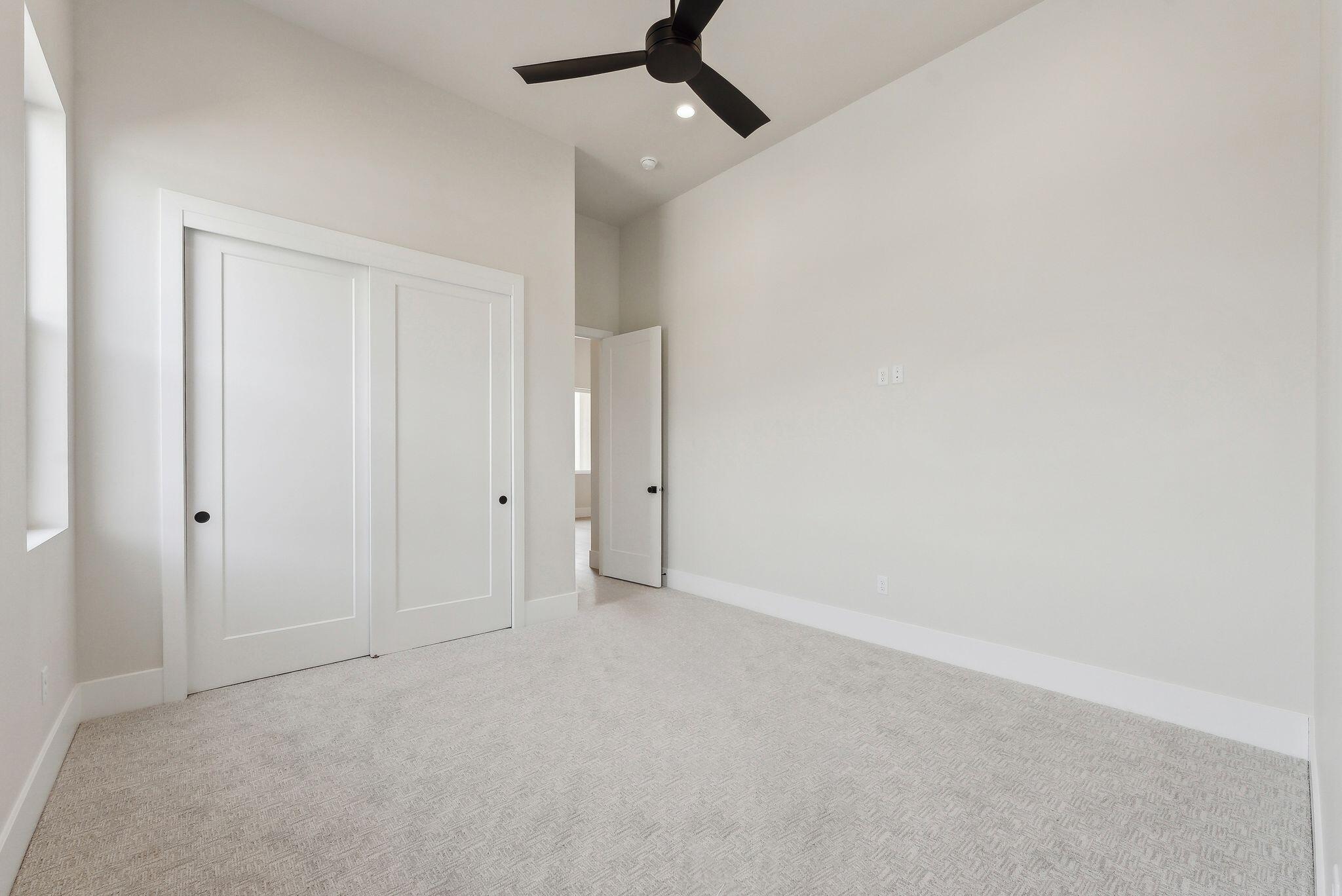 HAWKEYE POINTE SUB - Residential