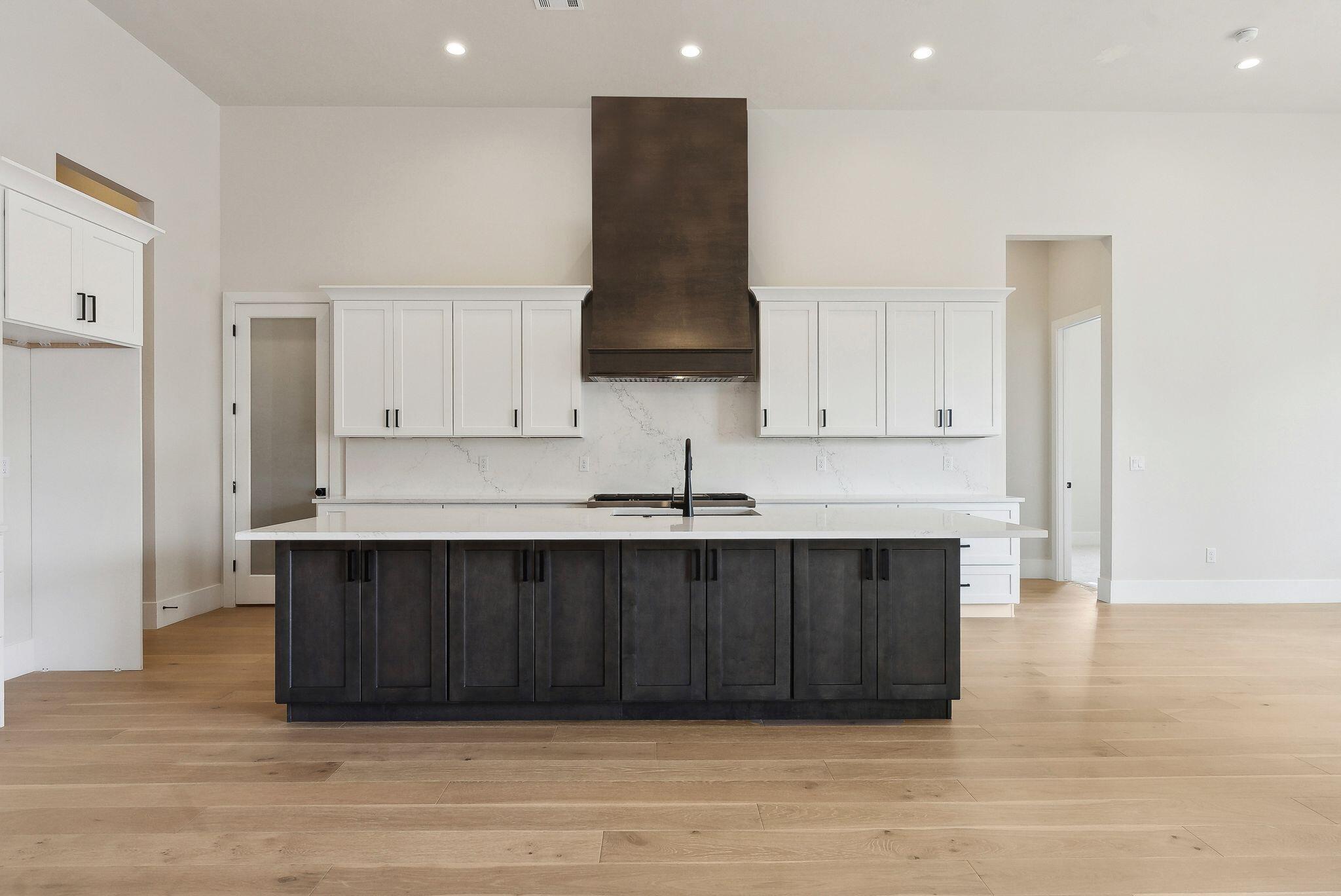 HAWKEYE POINTE SUB - Residential