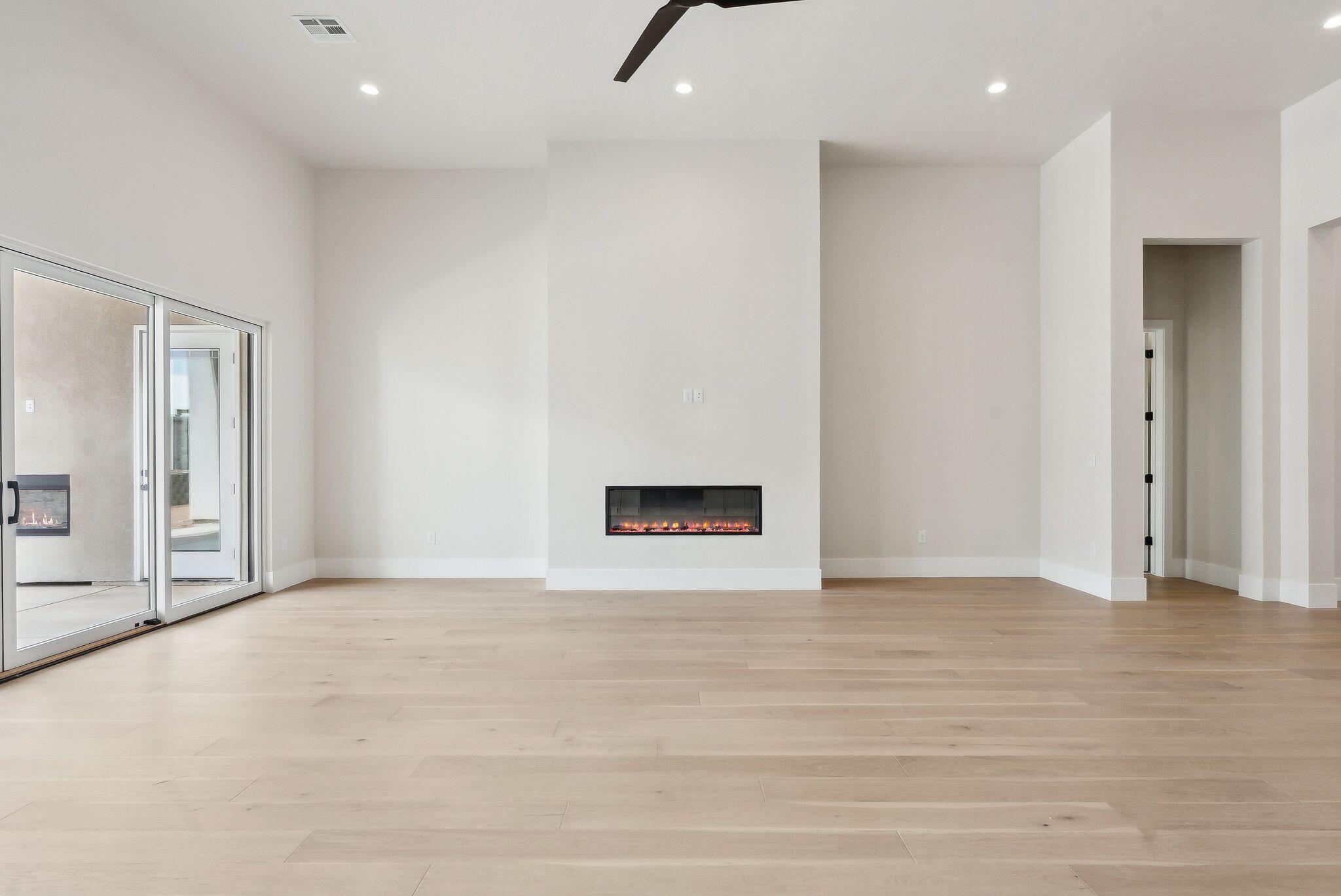 HAWKEYE POINTE SUB - Residential