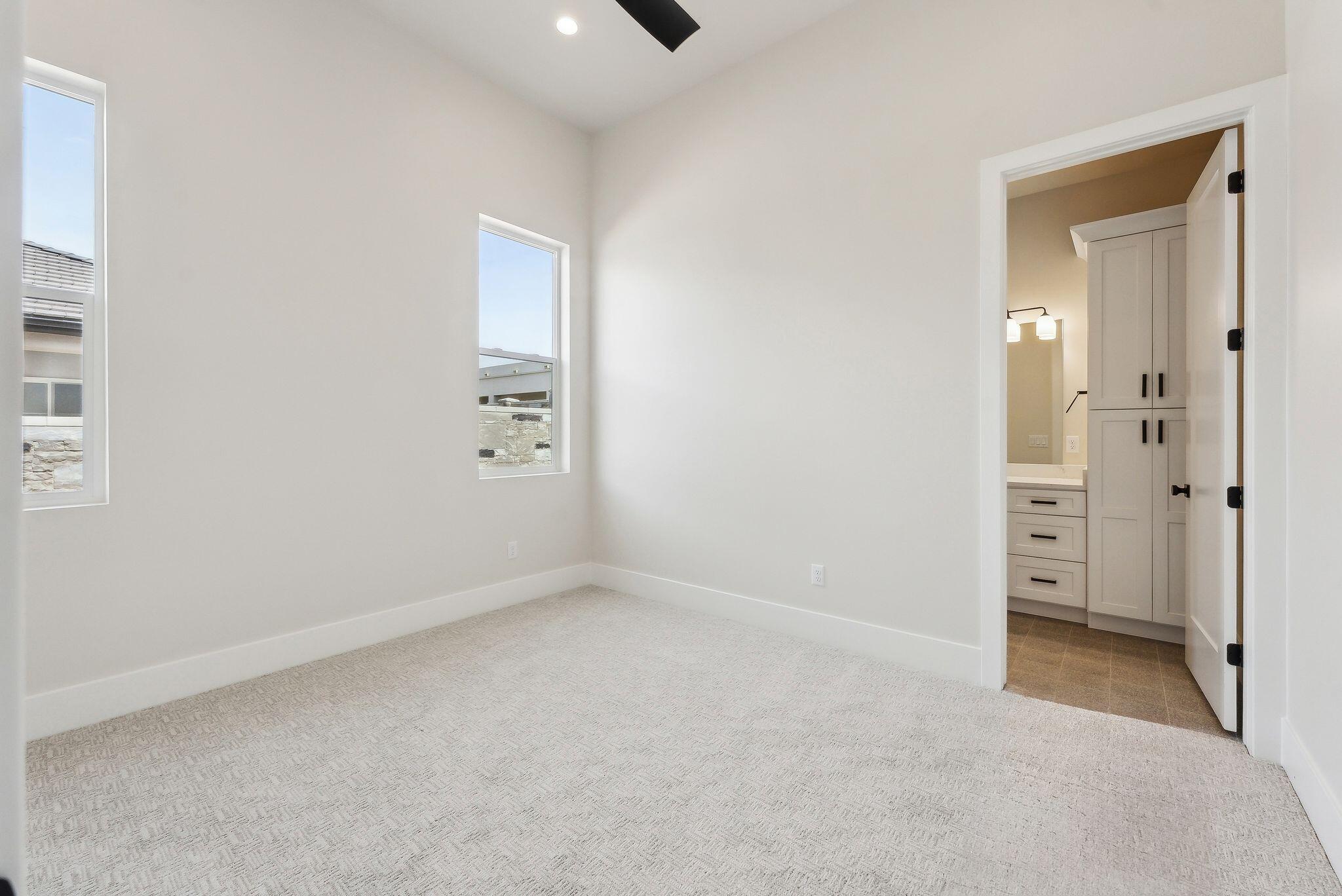 HAWKEYE POINTE SUB - Residential