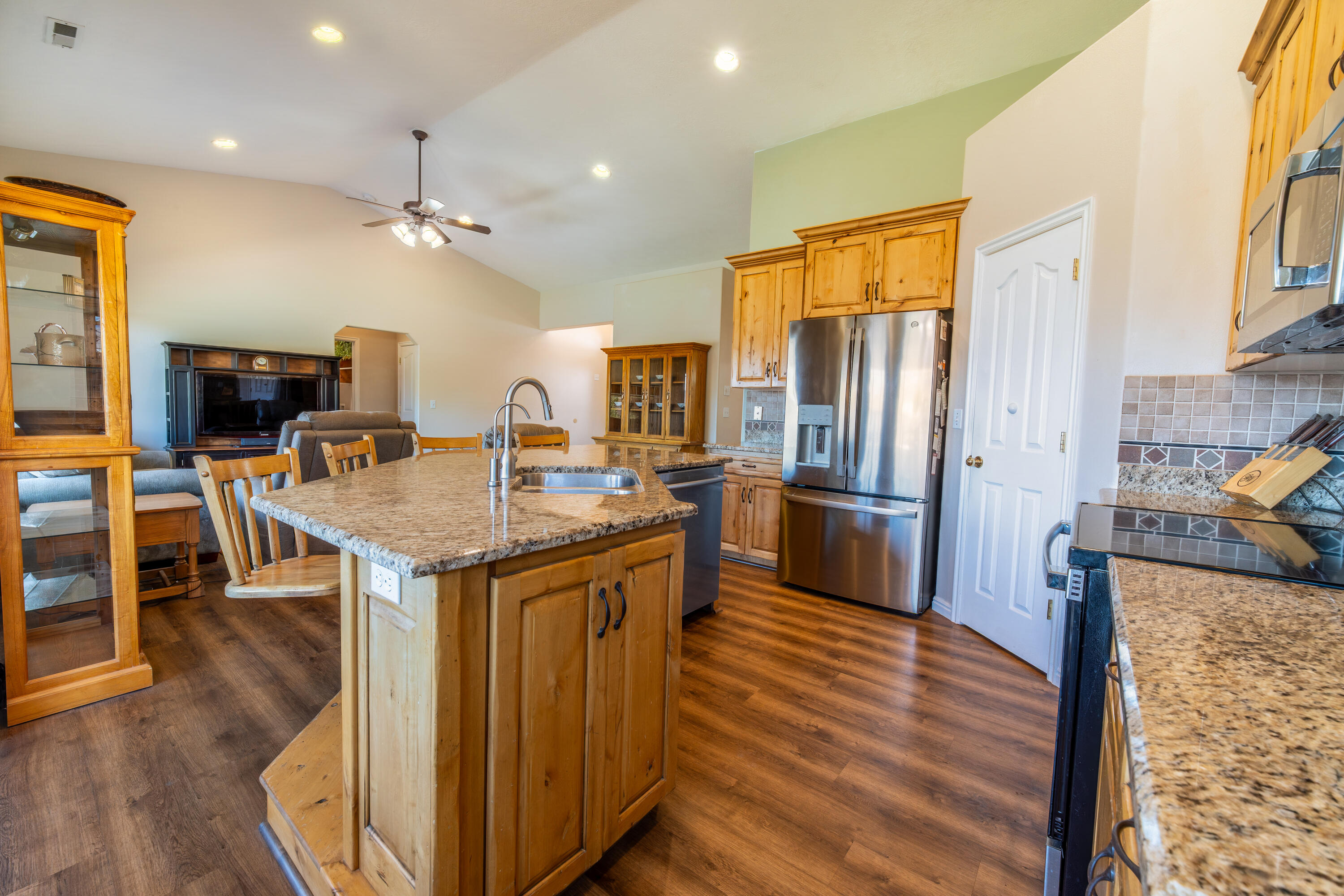 CANTERWOOD ESTATES - Residential