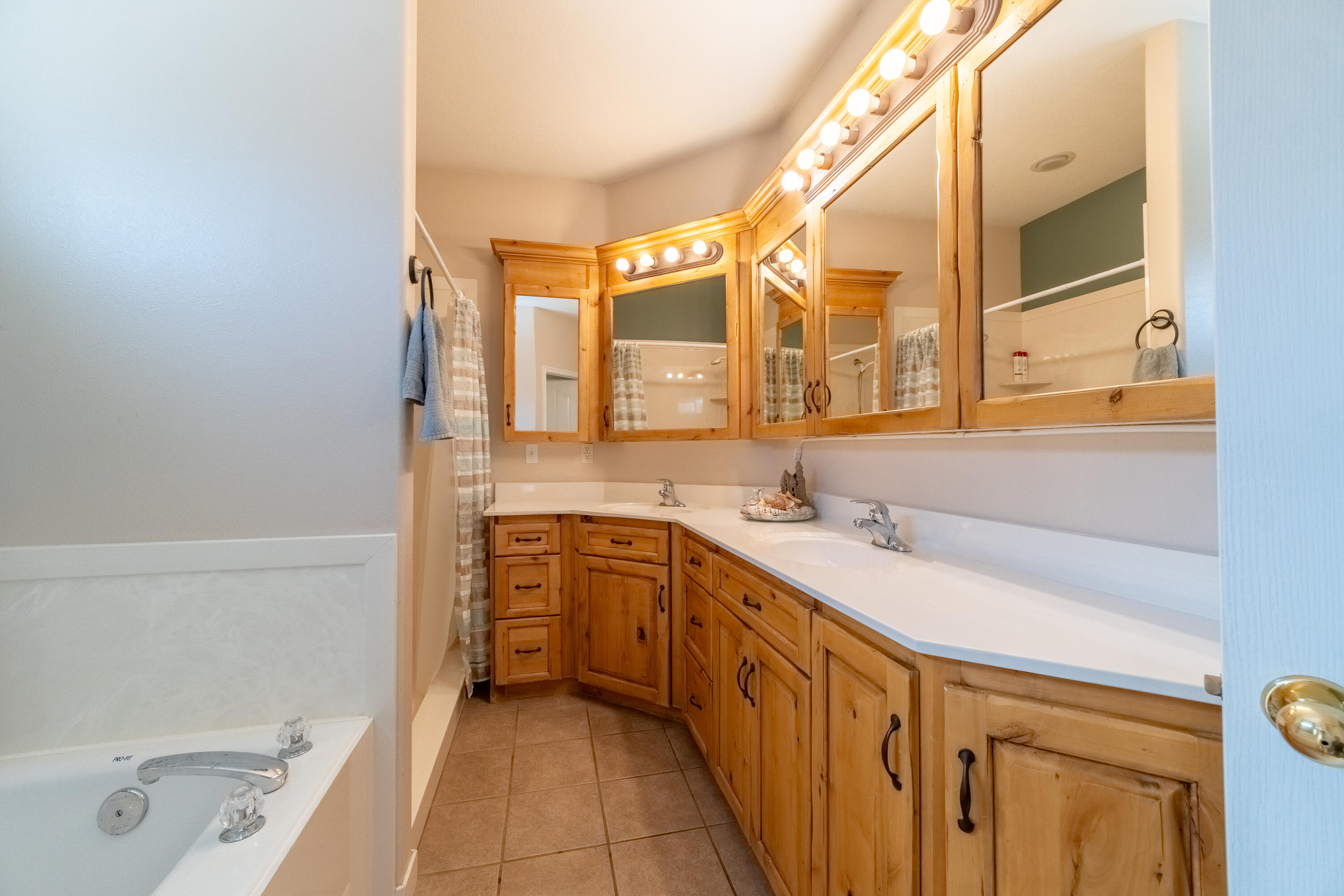 CANTERWOOD ESTATES - Residential