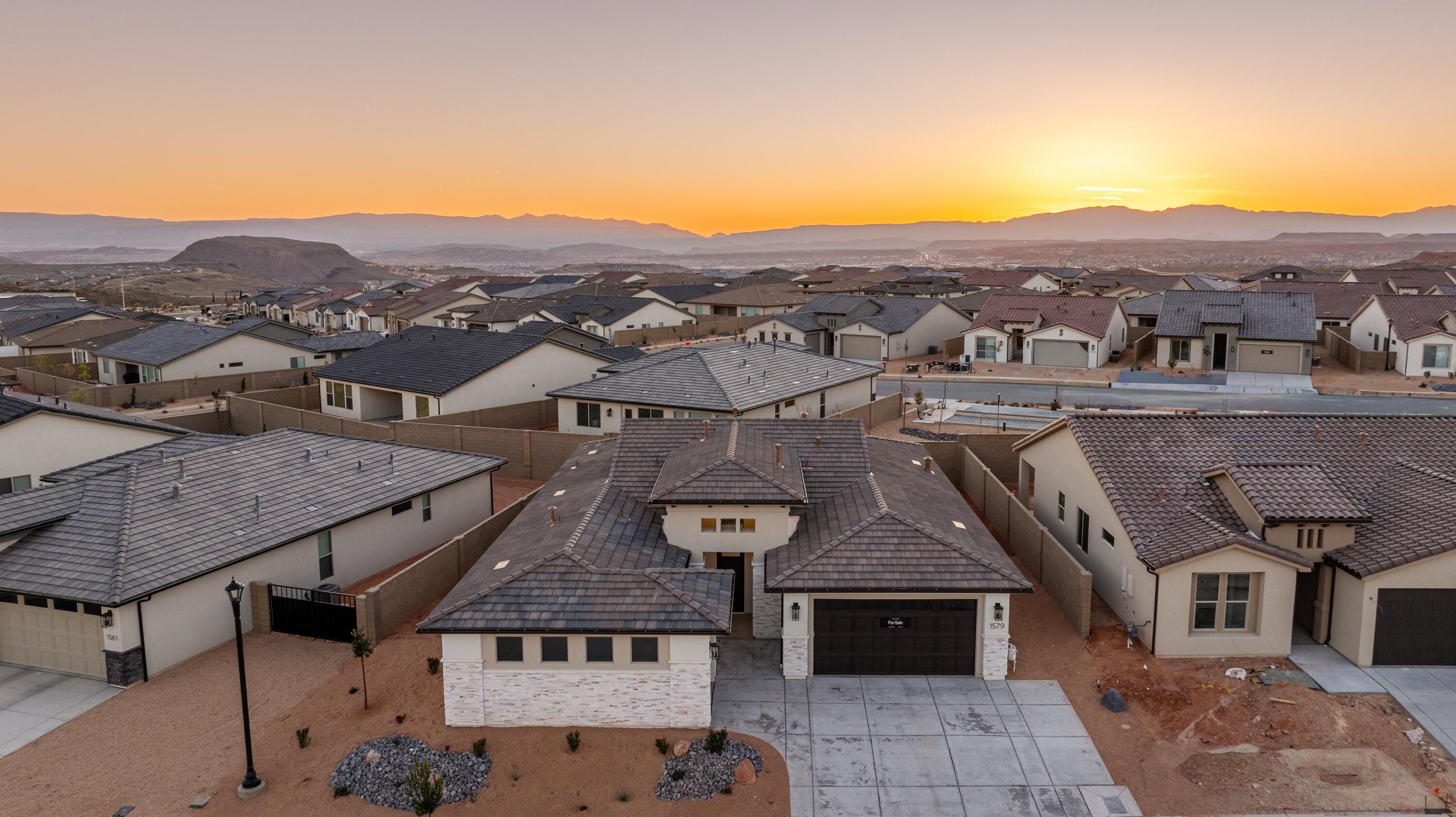 SOLIS AT CORAL CANYON - Residential