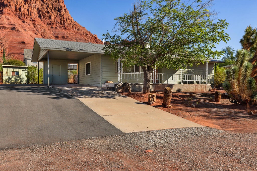 Photo of 175 E 300 N, Ivins, UT 84738 (MLS # 26-277192)