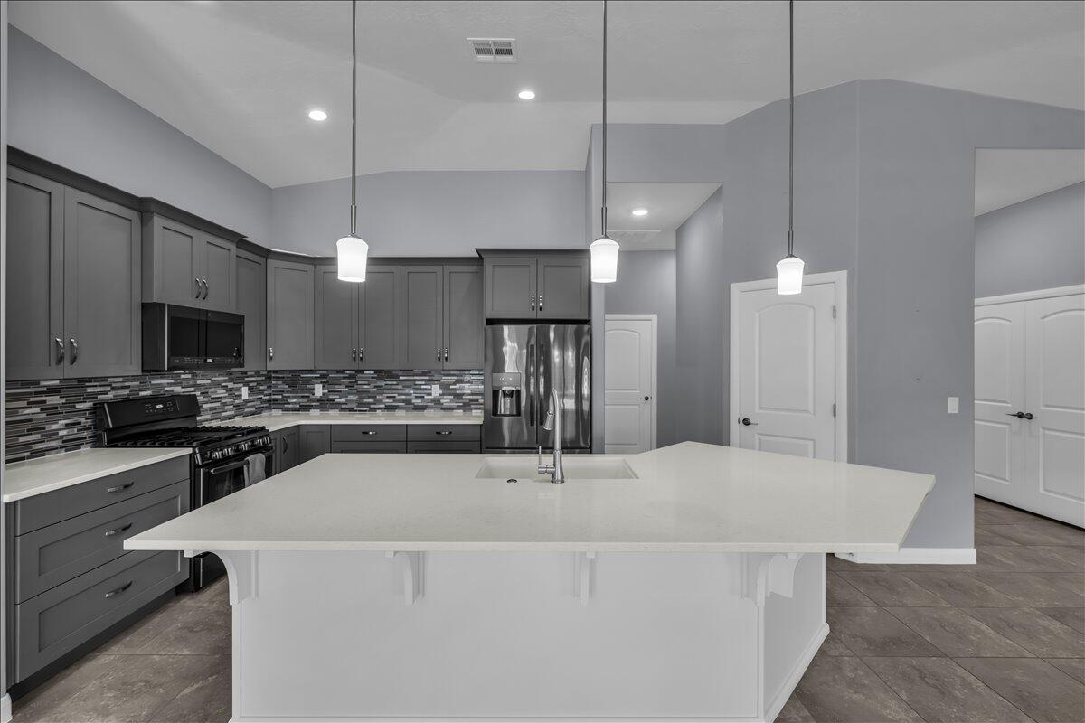 ELMWOOD ESTATES - Residential