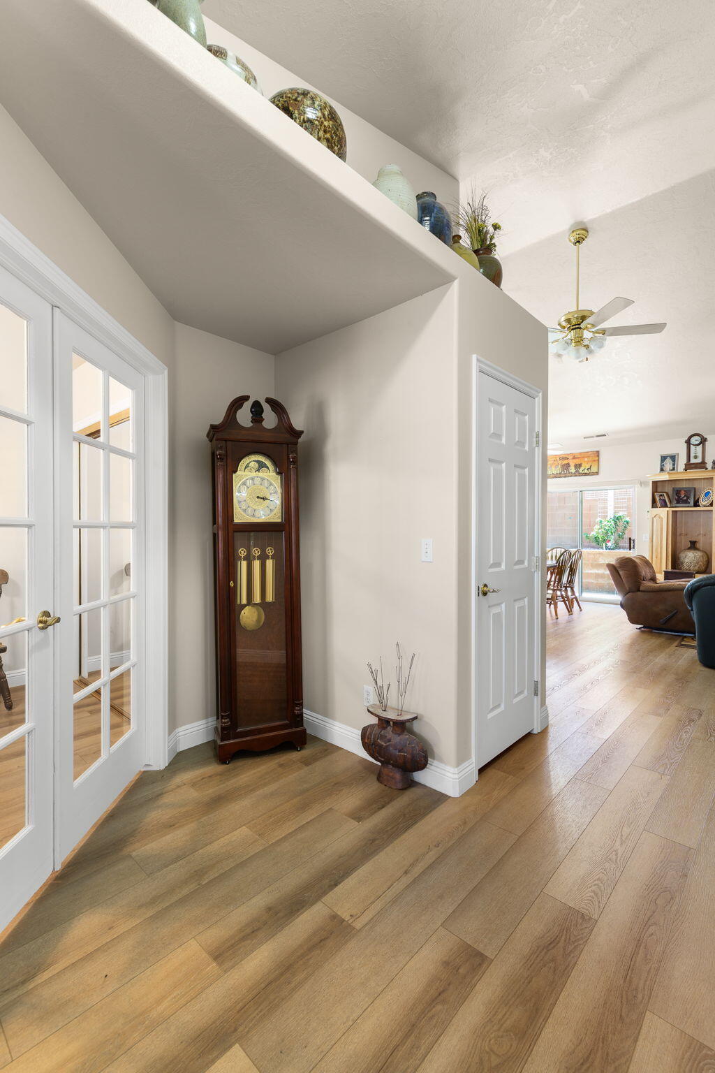 RIDGEPOINTE - Residential
