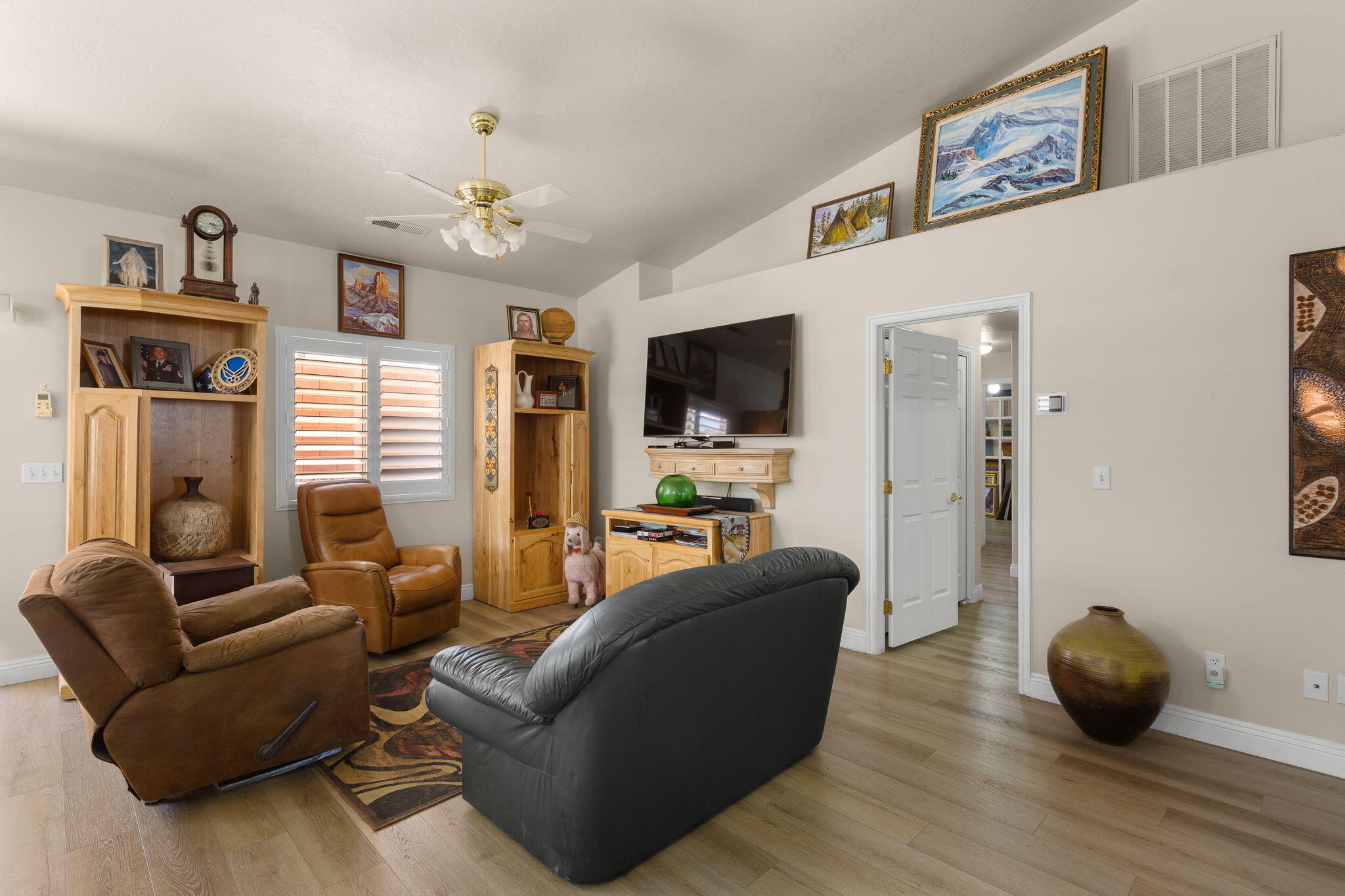 RIDGEPOINTE - Residential