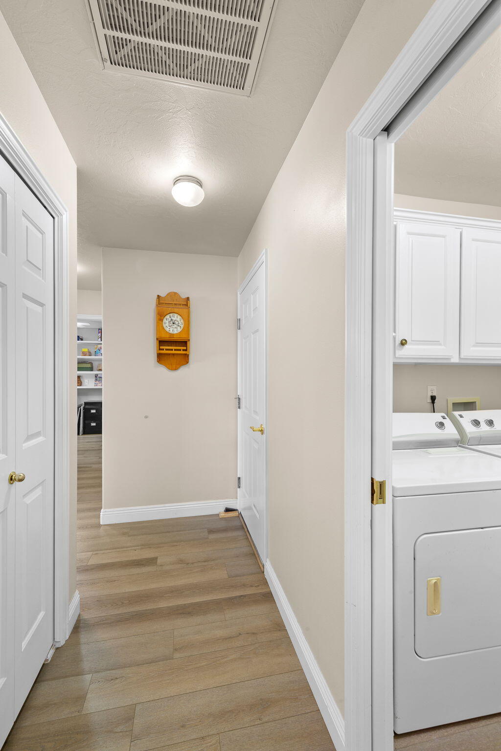RIDGEPOINTE - Residential