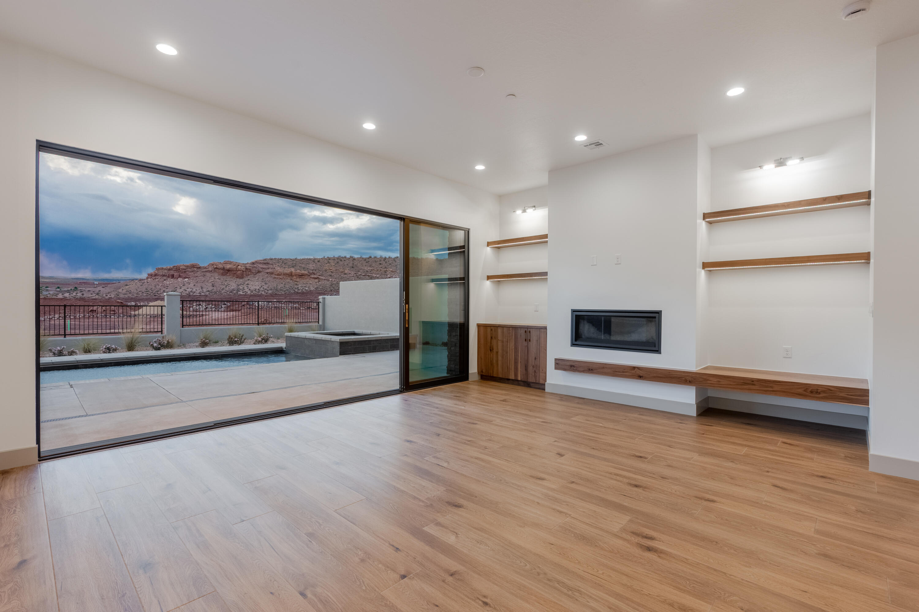 ISLAND AT CORAL CANYON - Residential