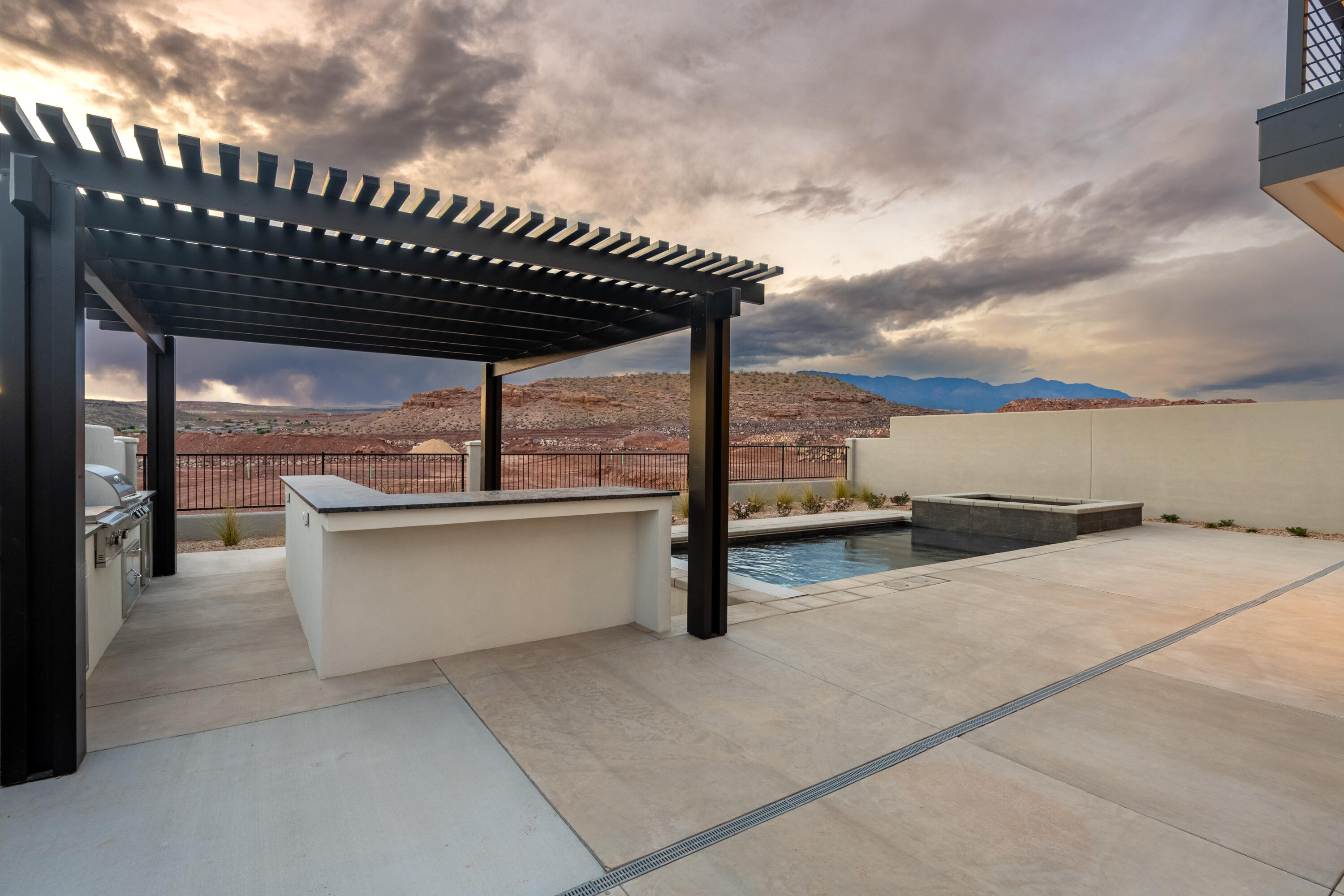 ISLAND AT CORAL CANYON - Residential
