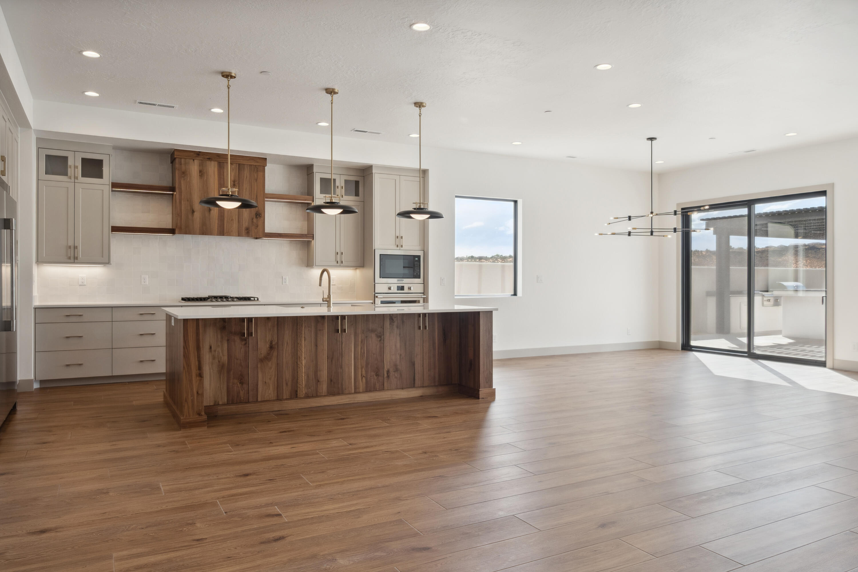 ISLAND AT CORAL CANYON - Residential