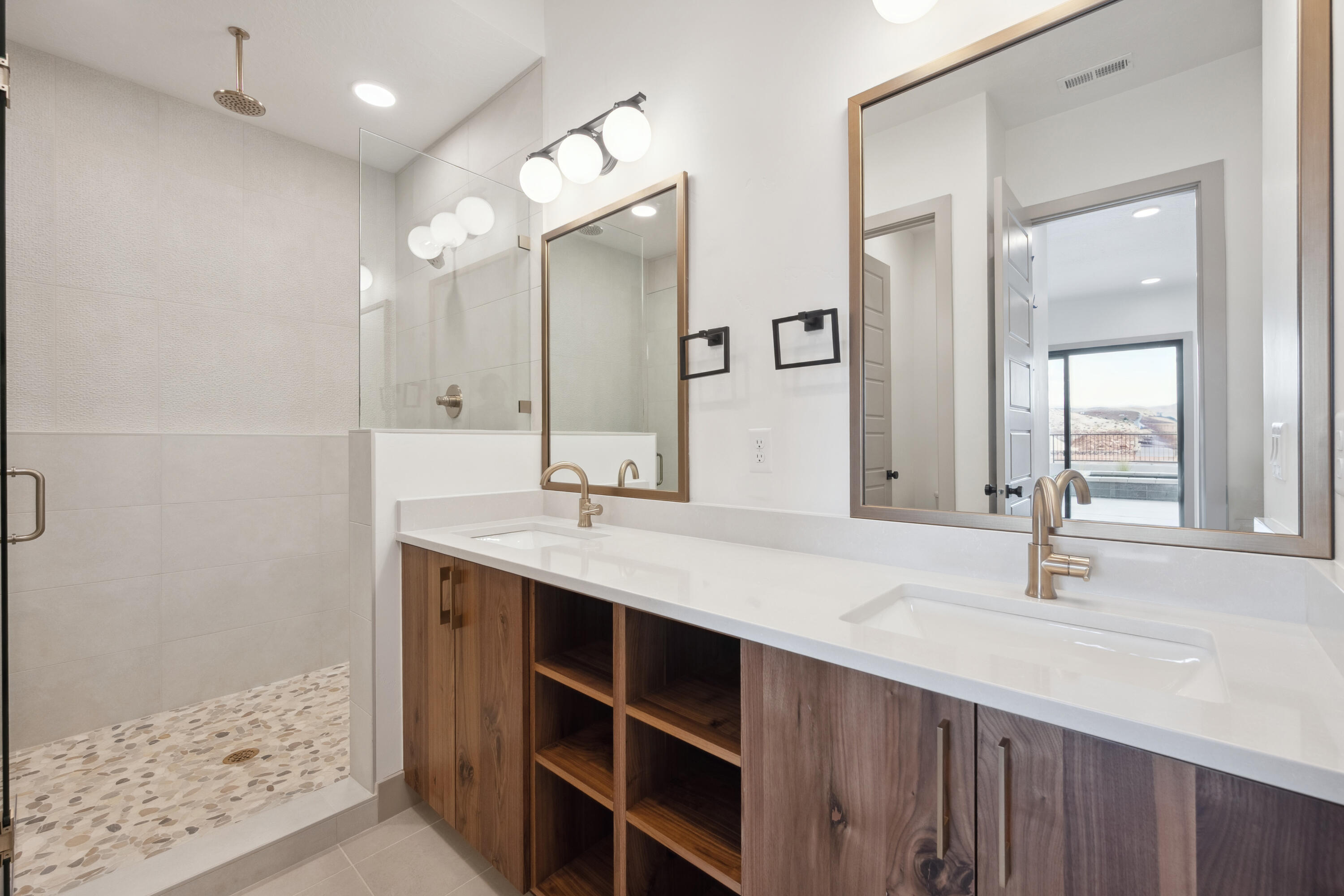 ISLAND AT CORAL CANYON - Residential