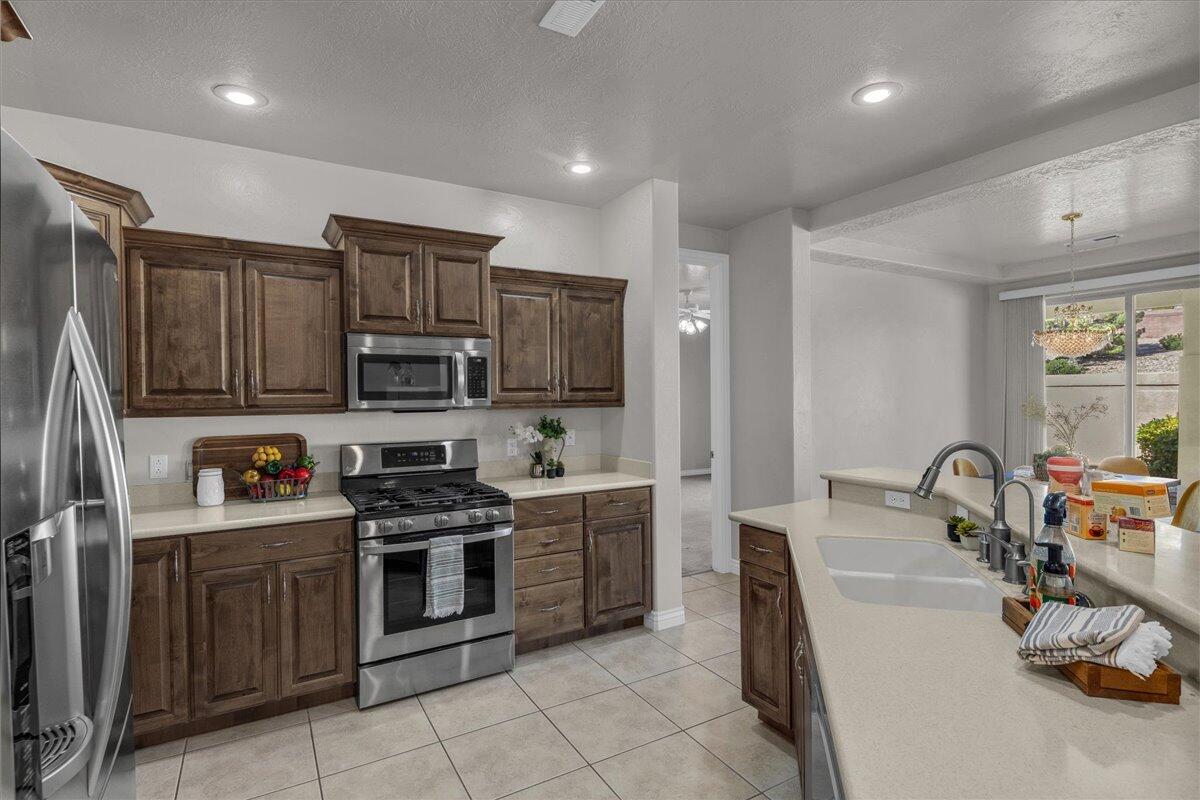 LAS ENTRADAS AT GREEN SPRING - Residential