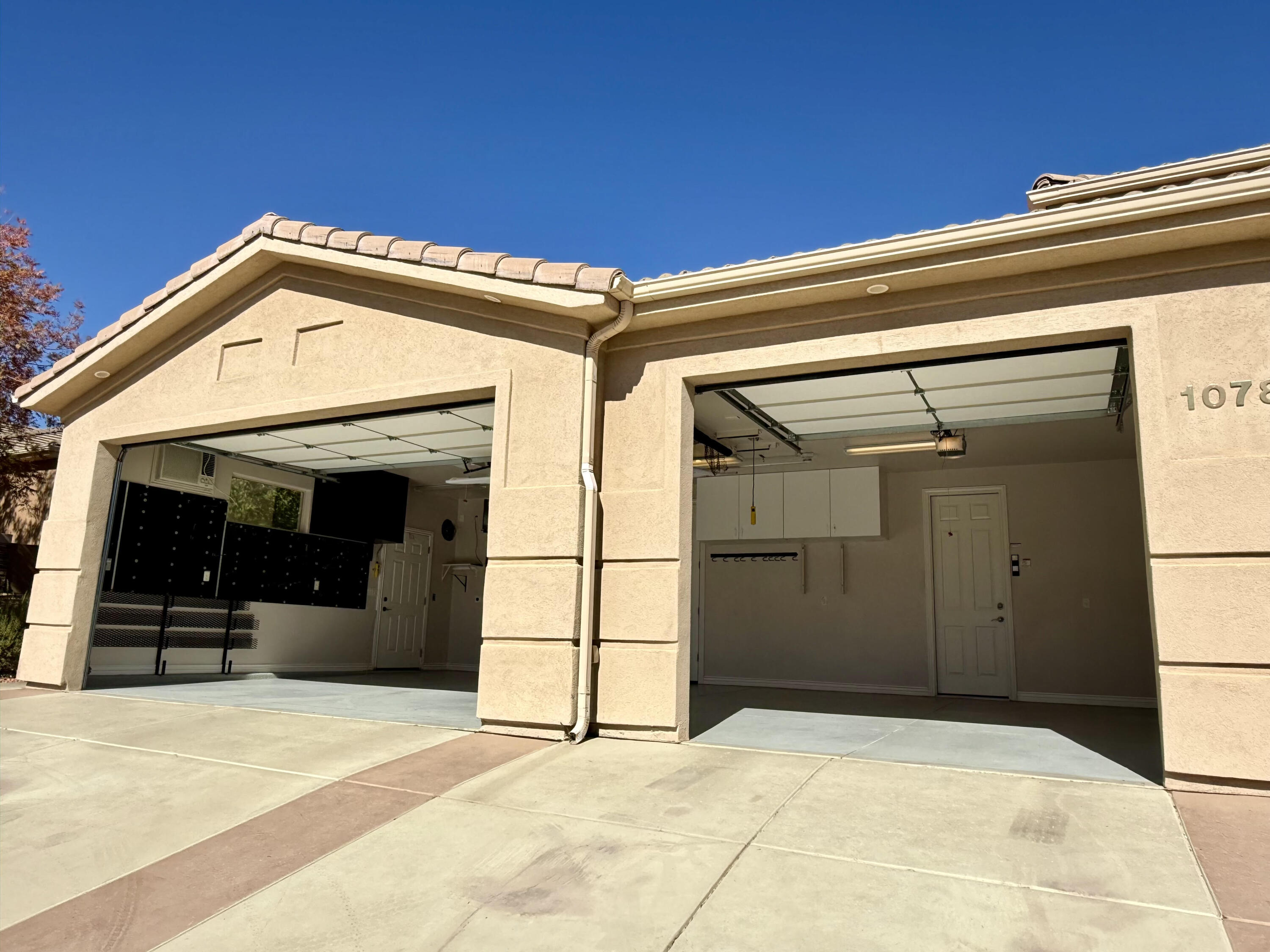 LAS ENTRADAS AT GREEN SPRING - Residential