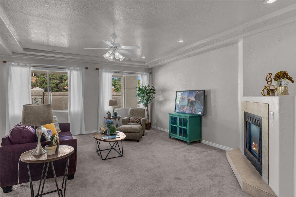 LAS ENTRADAS AT GREEN SPRING - Residential