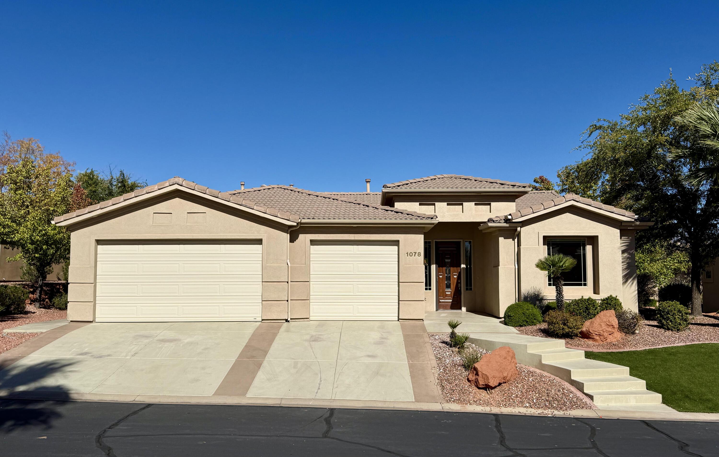 LAS ENTRADAS AT GREEN SPRING - Residential