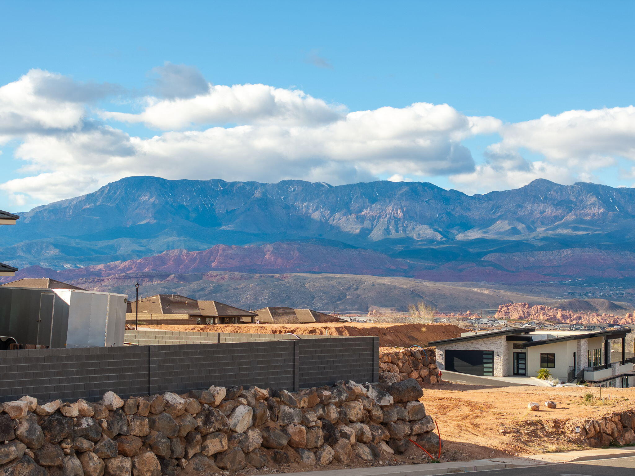 MOUNTAIN VIEW ESTATES - Residential