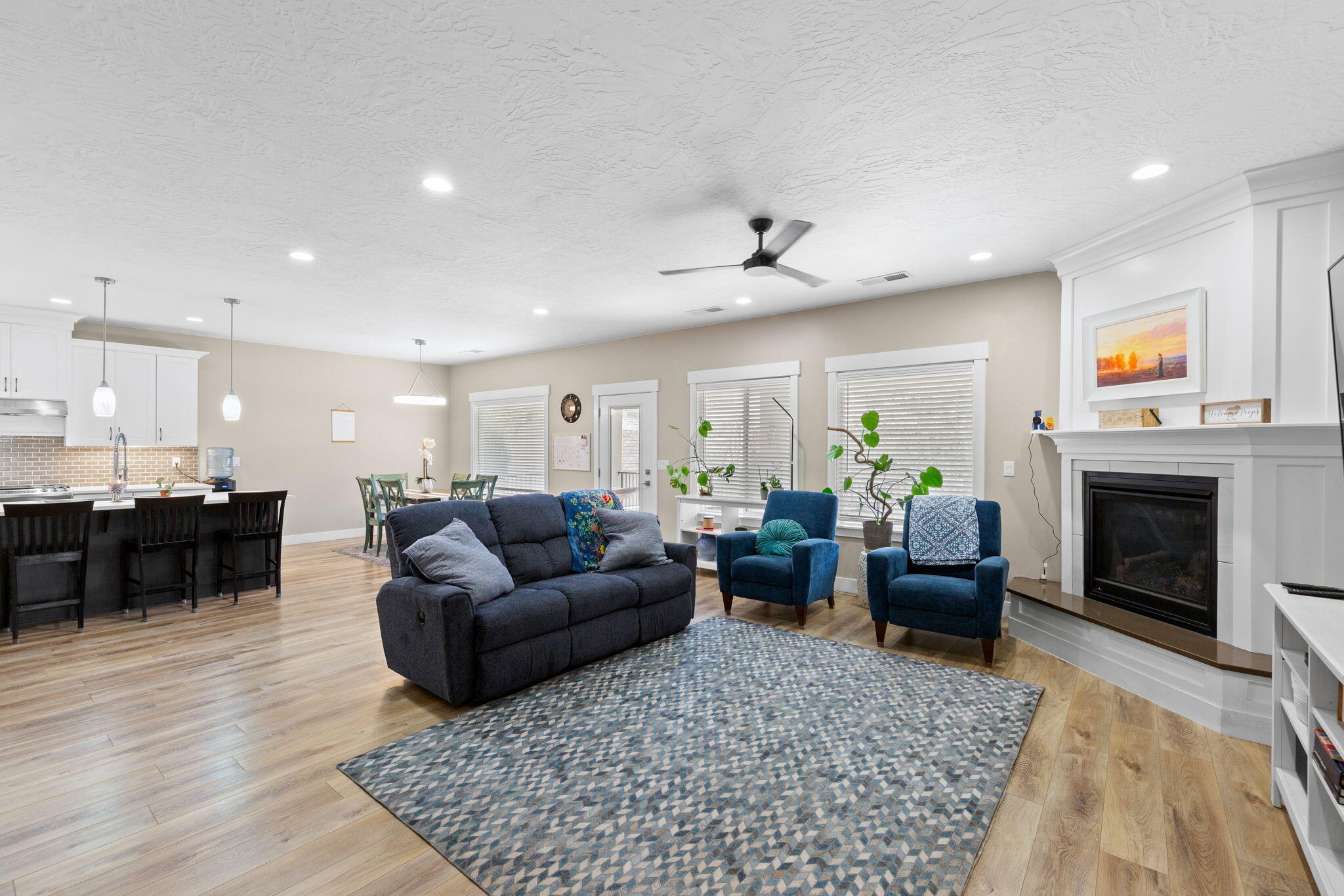 BLOOMINGTON HILLS - Residential