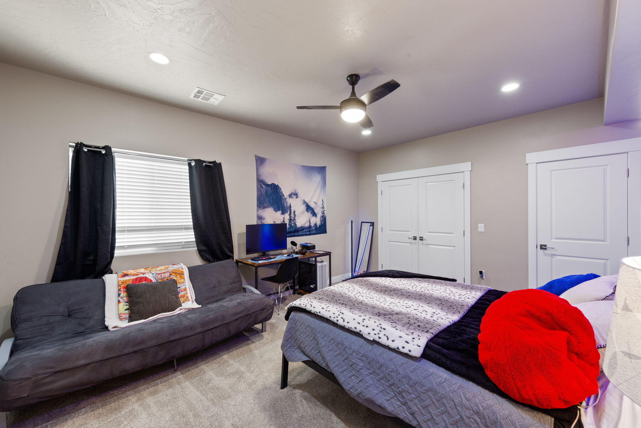 BLOOMINGTON HILLS - Residential