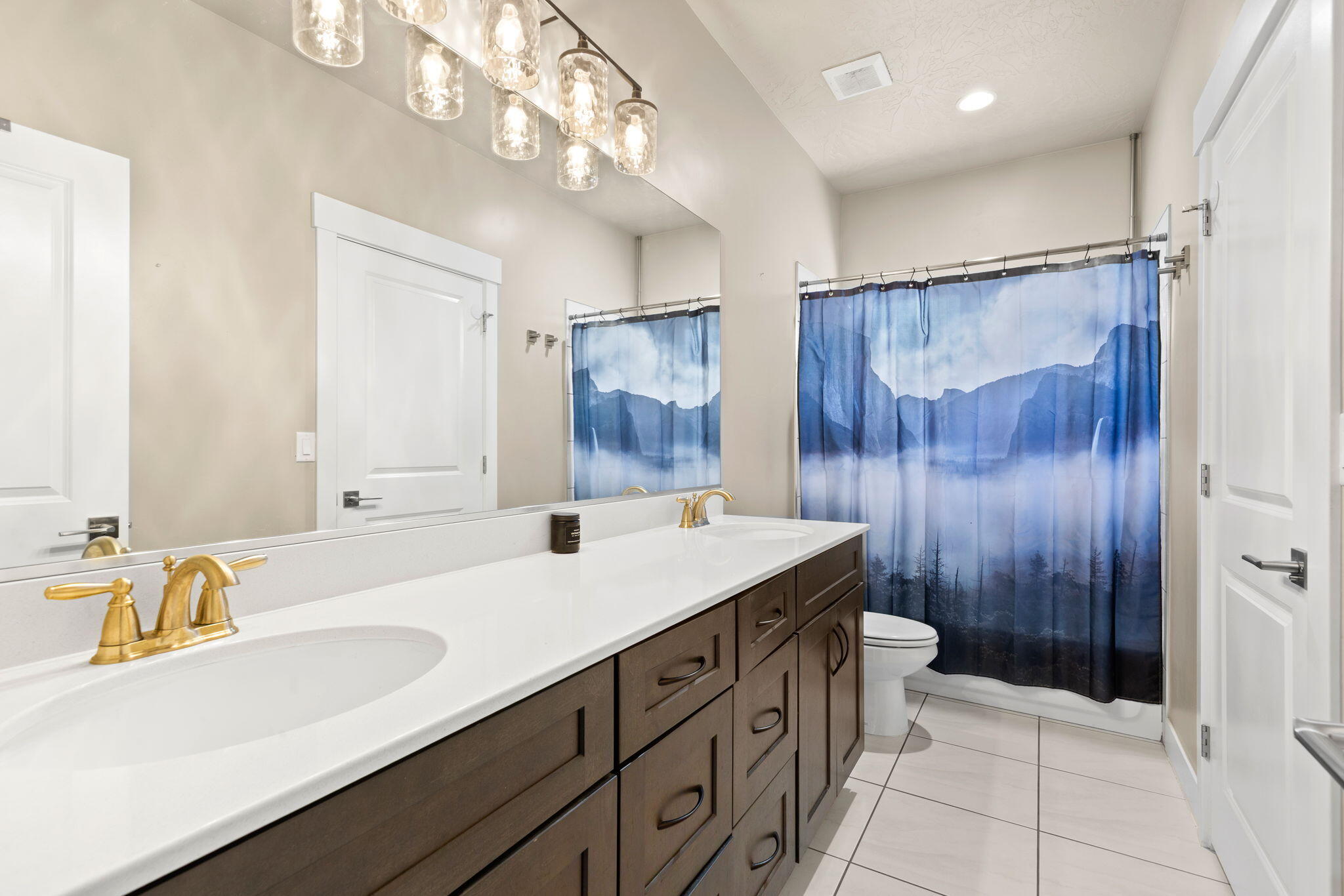 BLOOMINGTON HILLS - Residential